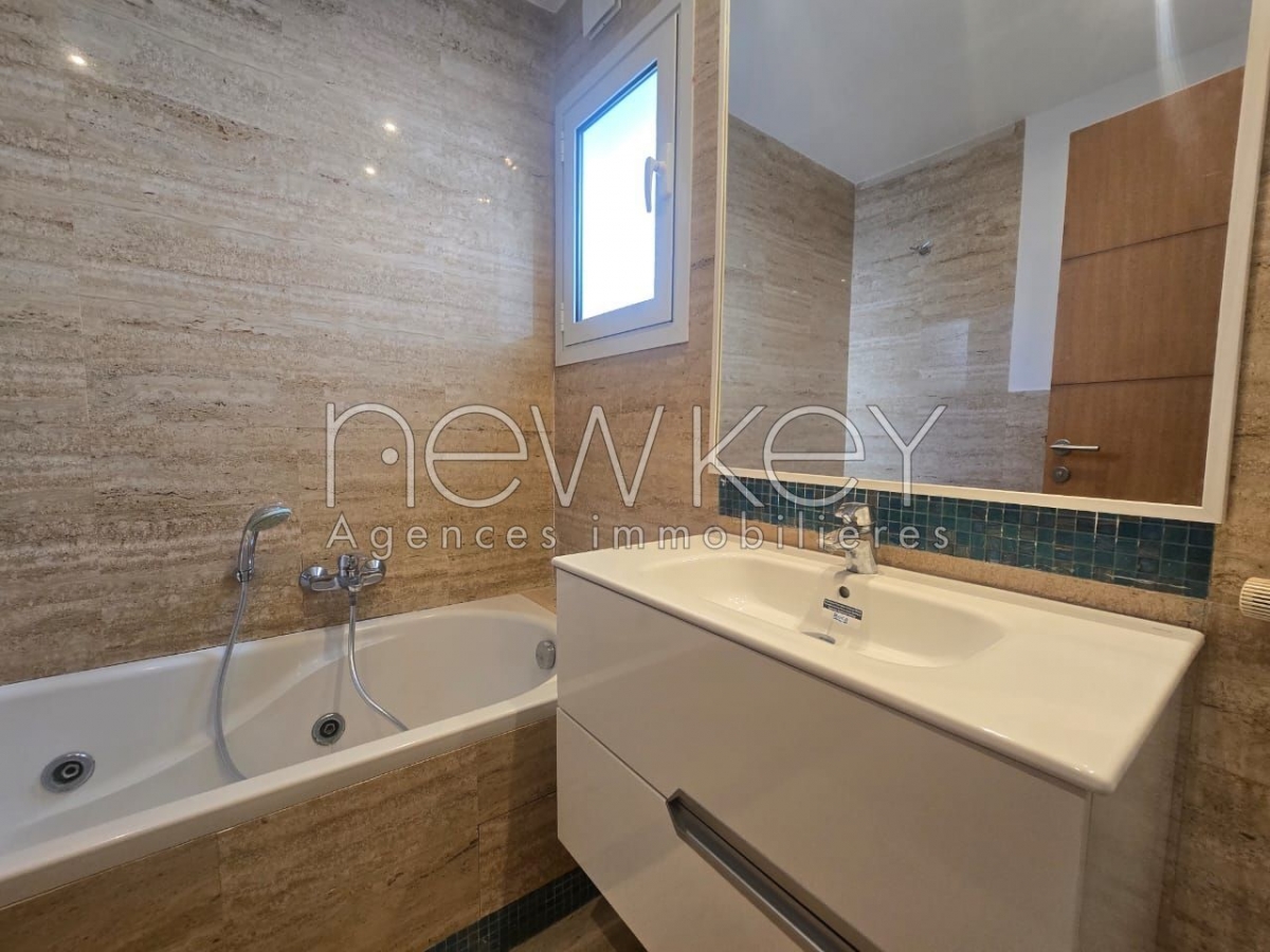 La Marsa&nbsp;Marsa Ennassim&nbsp;Location&nbsp;Appart. 3 pi�ces&nbsp;S2 luxueux  � la marsa avec deux suites