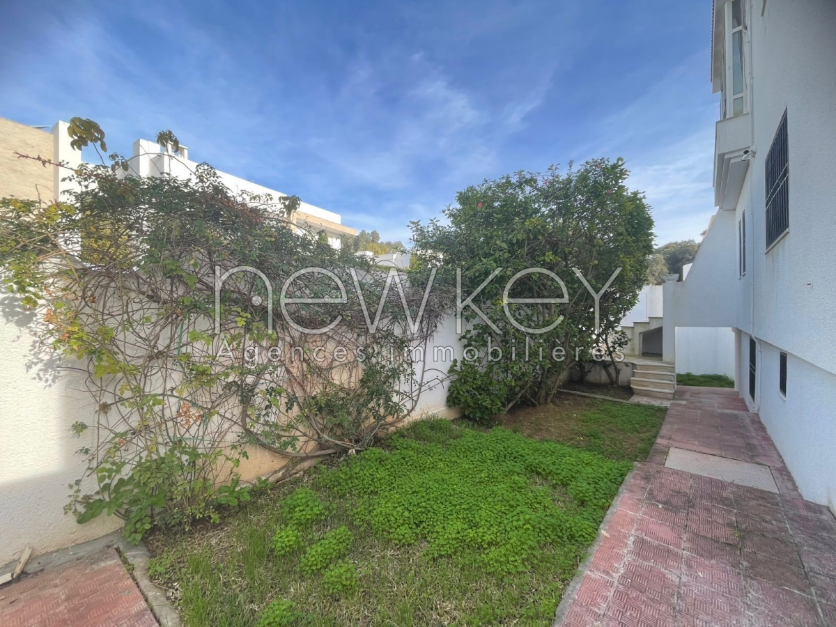 La Marsa&nbsp;Gammart&nbsp;Location&nbsp;Maisons&nbsp;Villa � gammarth village avec jardin