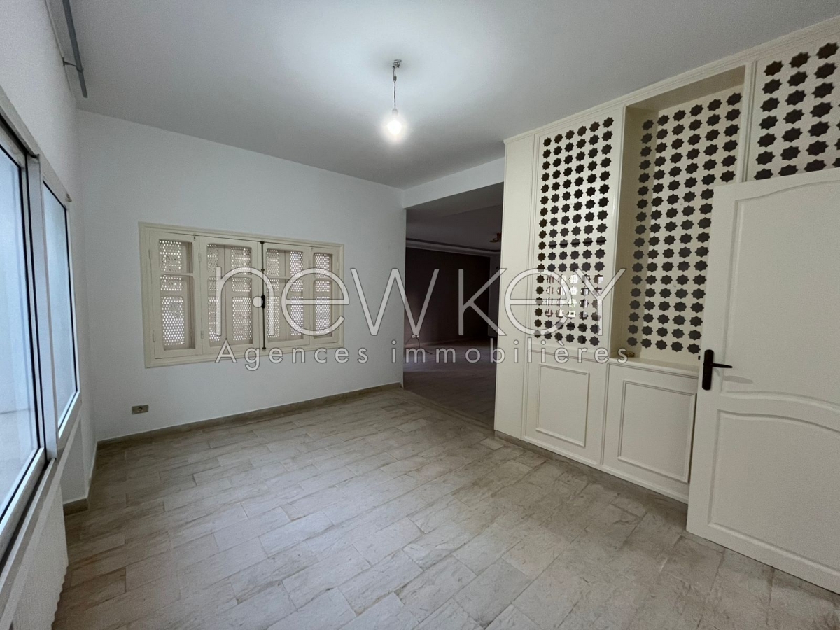 La Marsa&nbsp;Gammart&nbsp;Location&nbsp;Maisons&nbsp;Villa s4 avec jardin � gammarth