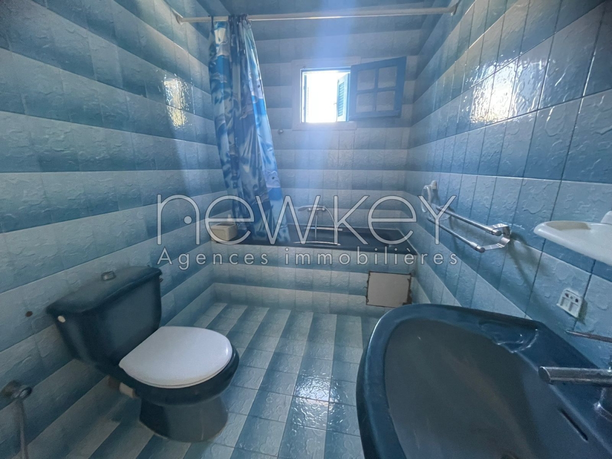 La Marsa&nbsp;Cite Du Stade&nbsp;Location&nbsp;Appart. 3 pi�ces&nbsp;�tage de villa s2 � la marsa r�f 8751a