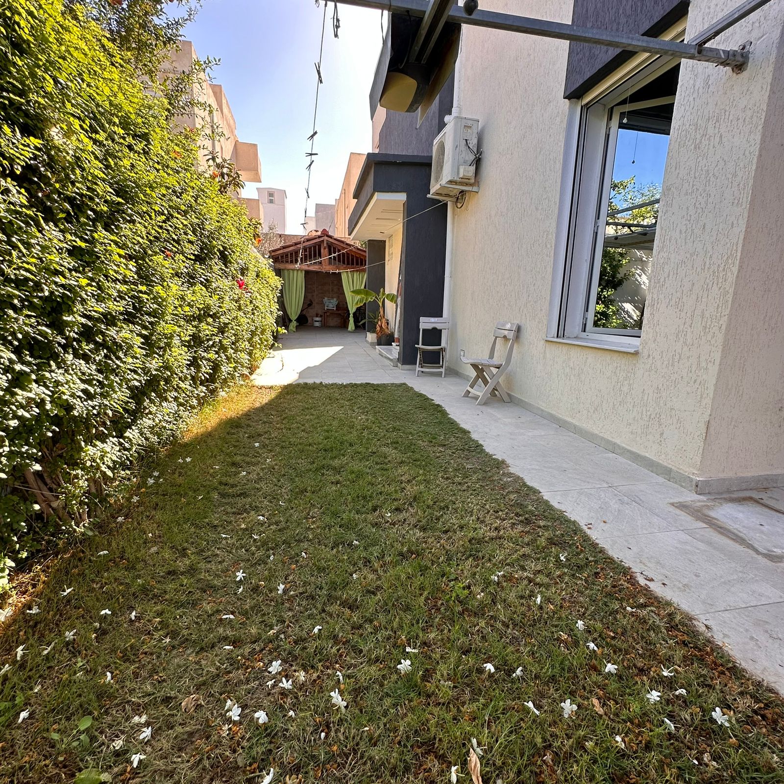 Hammam Chatt&nbsp;Borj Cedria&nbsp;Vente&nbsp;Appart. 5 pi�ces+&nbsp;Superbe villa duplex haut standing s4