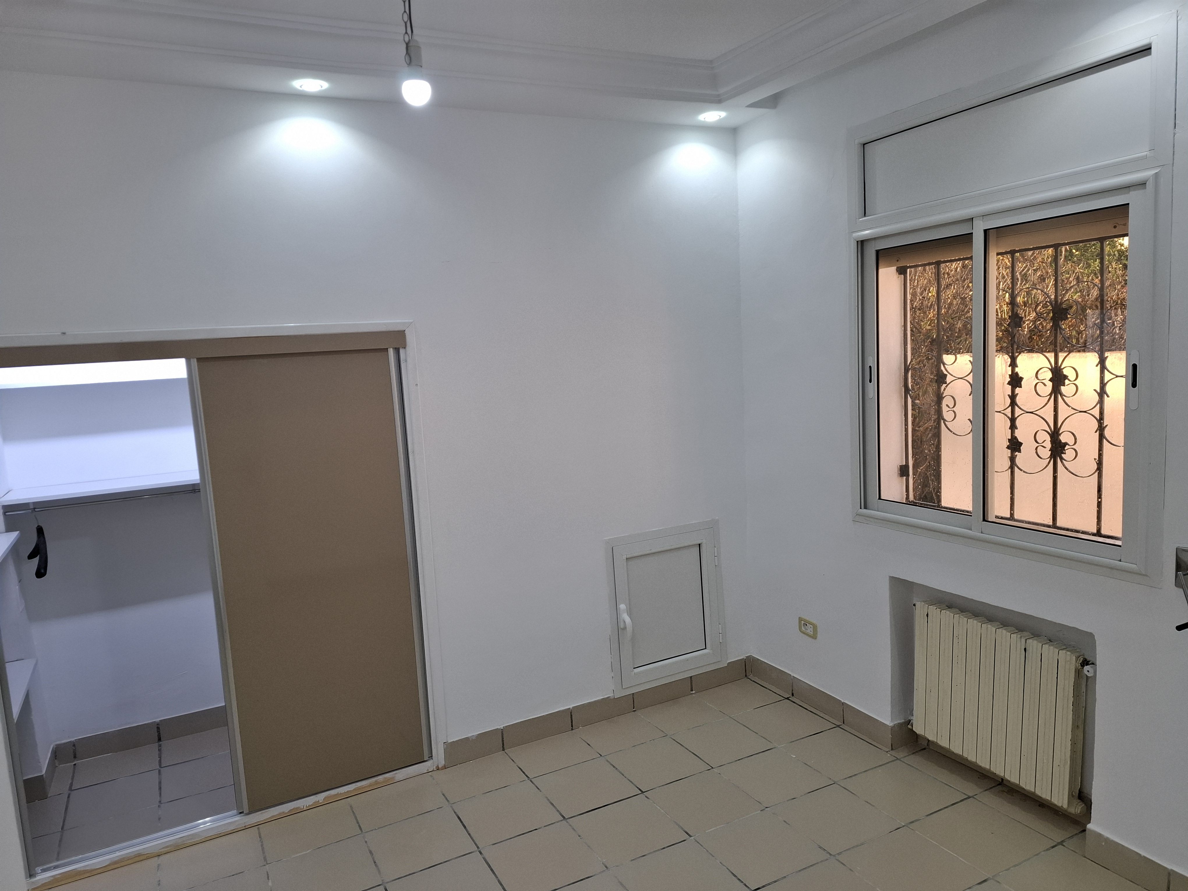 La Marsa&nbsp;El Aouina&nbsp;Location&nbsp;Appart. 3 pi�ces&nbsp;S et 2ch a l'aouina ta�eb m'hiri