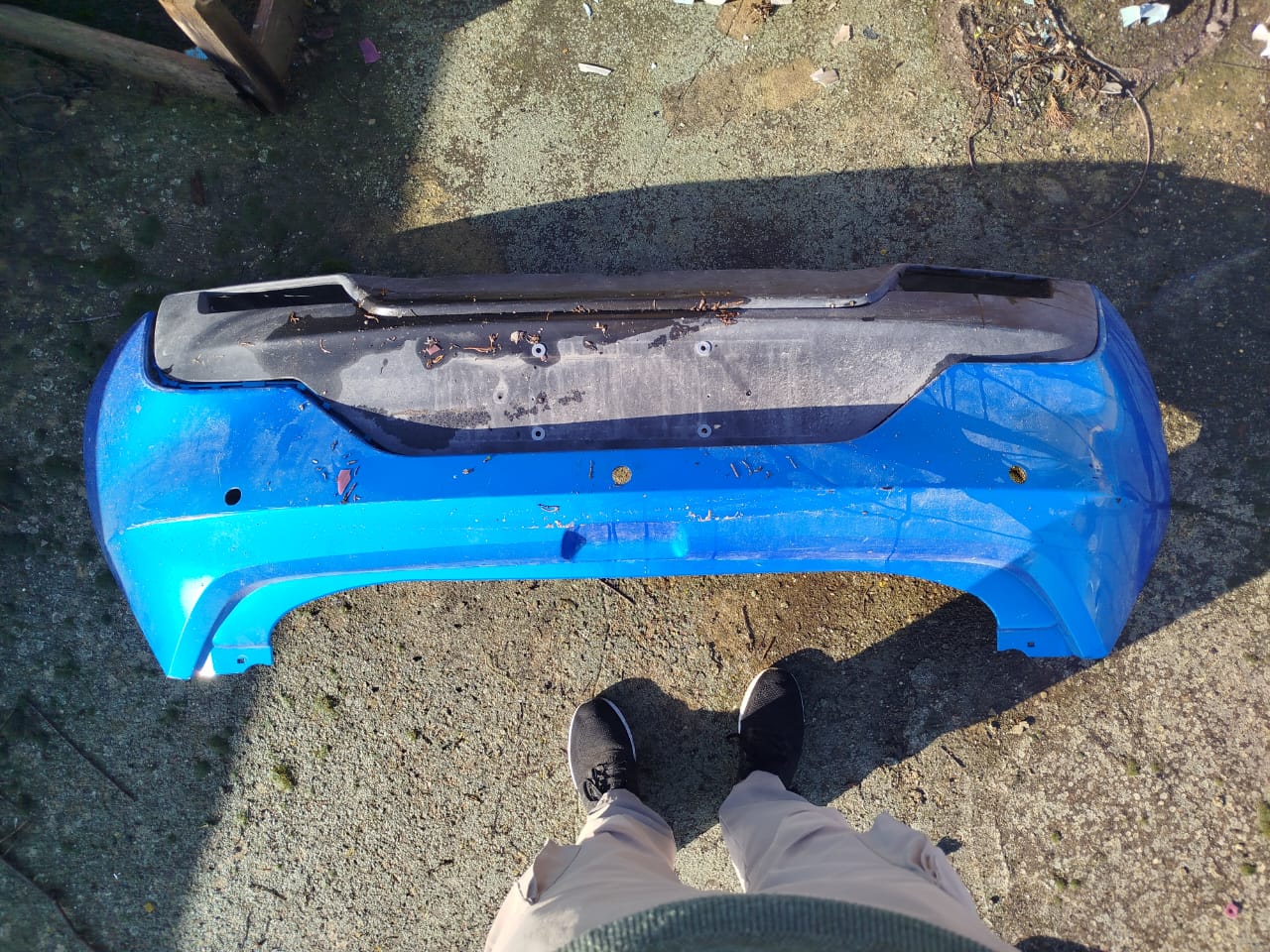 Megrine&nbsp;Megrine&nbsp;Autre&nbsp;Autre&nbsp;Parachoque oroginal et mal arri�re oroginal