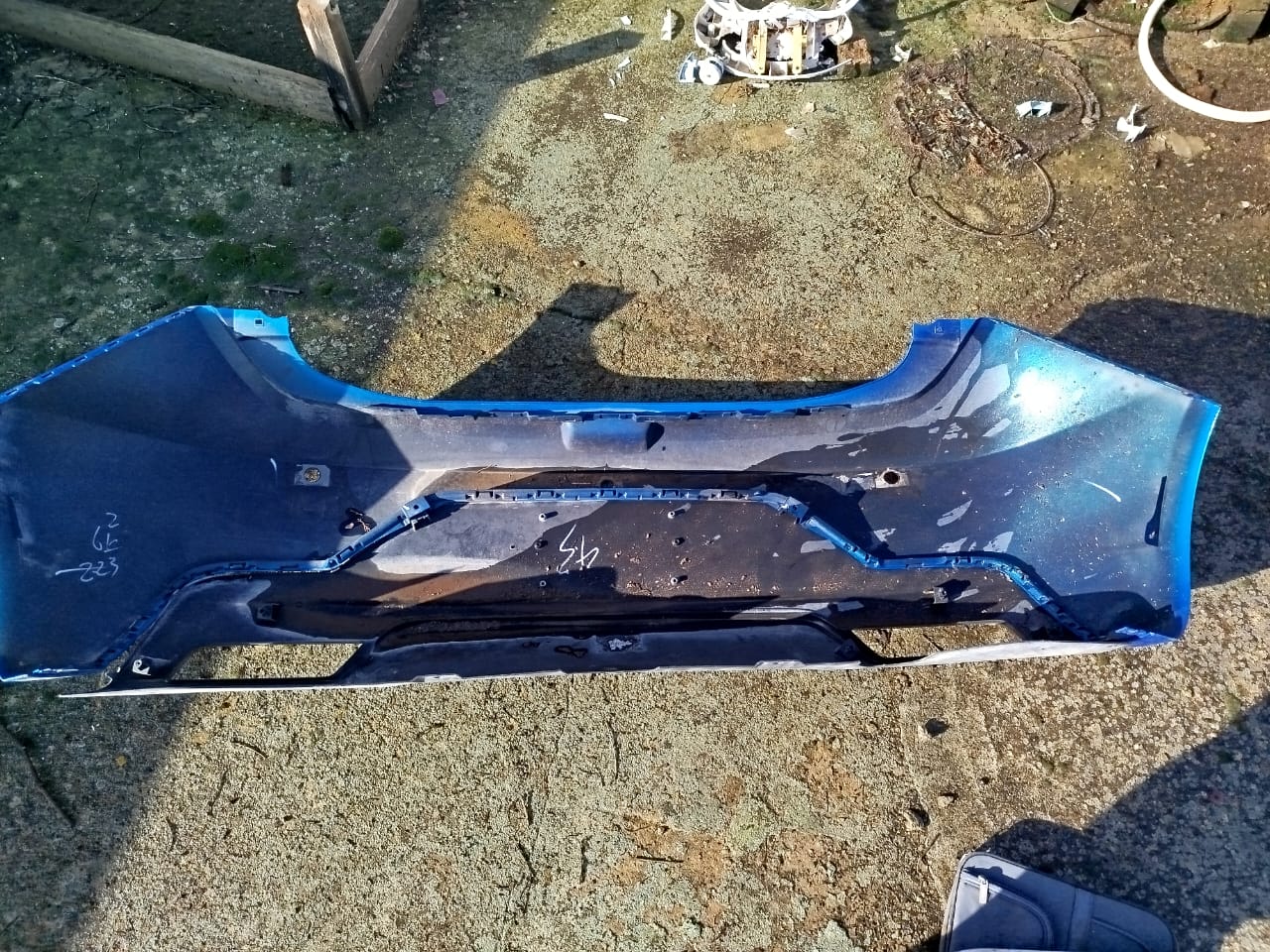 Megrine&nbsp;Megrine&nbsp;Autre&nbsp;Autre&nbsp;Parachoque oroginal et mal arri�re oroginal