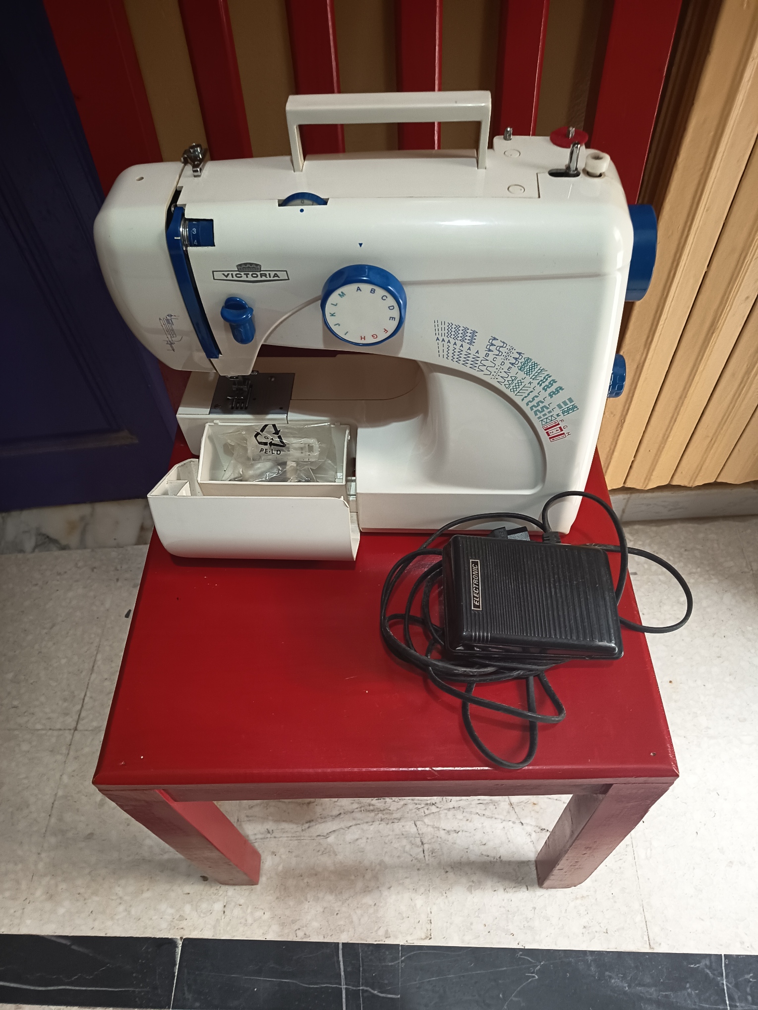 Monastir&nbsp;Cite El Faouz&nbsp;Autre&nbsp;Autre&nbsp;Machine � coudre victoria 270e