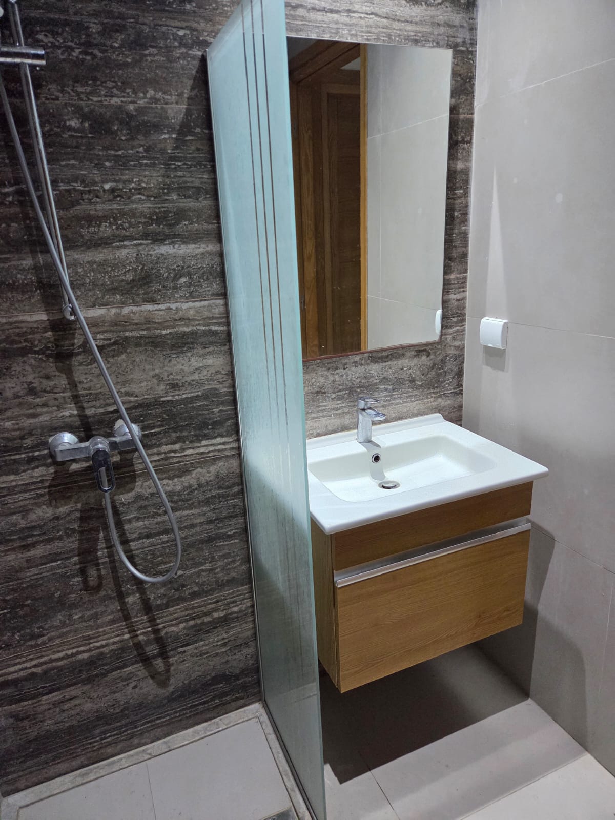 Hammamet&nbsp;Hammamet&nbsp;Location&nbsp;Appart. 2 pi�ces&nbsp;S plus 1 hst a la cit� afh mrezga wb4408