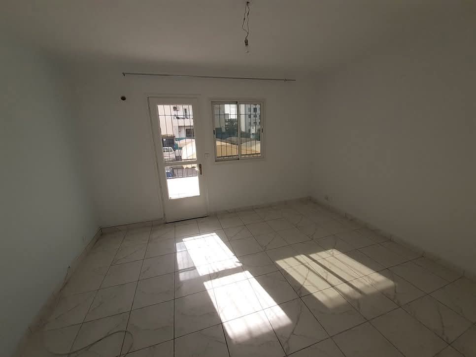 Cite El Khadra&nbsp;Cite Oplympique&nbsp;Location&nbsp;Appart. 3 pi�ces&nbsp;S plus 2 r�nov� a la cit� olympique wb1396