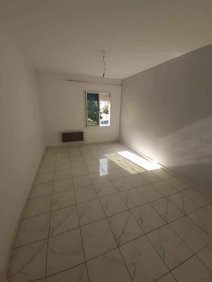 Cite El Khadra&nbsp;Cite Oplympique&nbsp;Location&nbsp;Appart. 3 pi�ces&nbsp;S plus 2 r�nov� a la cit� olympique wb1396