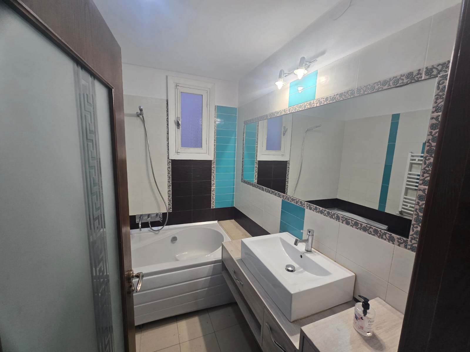 El Menzah&nbsp;El Menzah 4&nbsp;Location&nbsp;Appart. 4 pi�ces&nbsp;S plus 3 hst a el manzah 4 wb4425