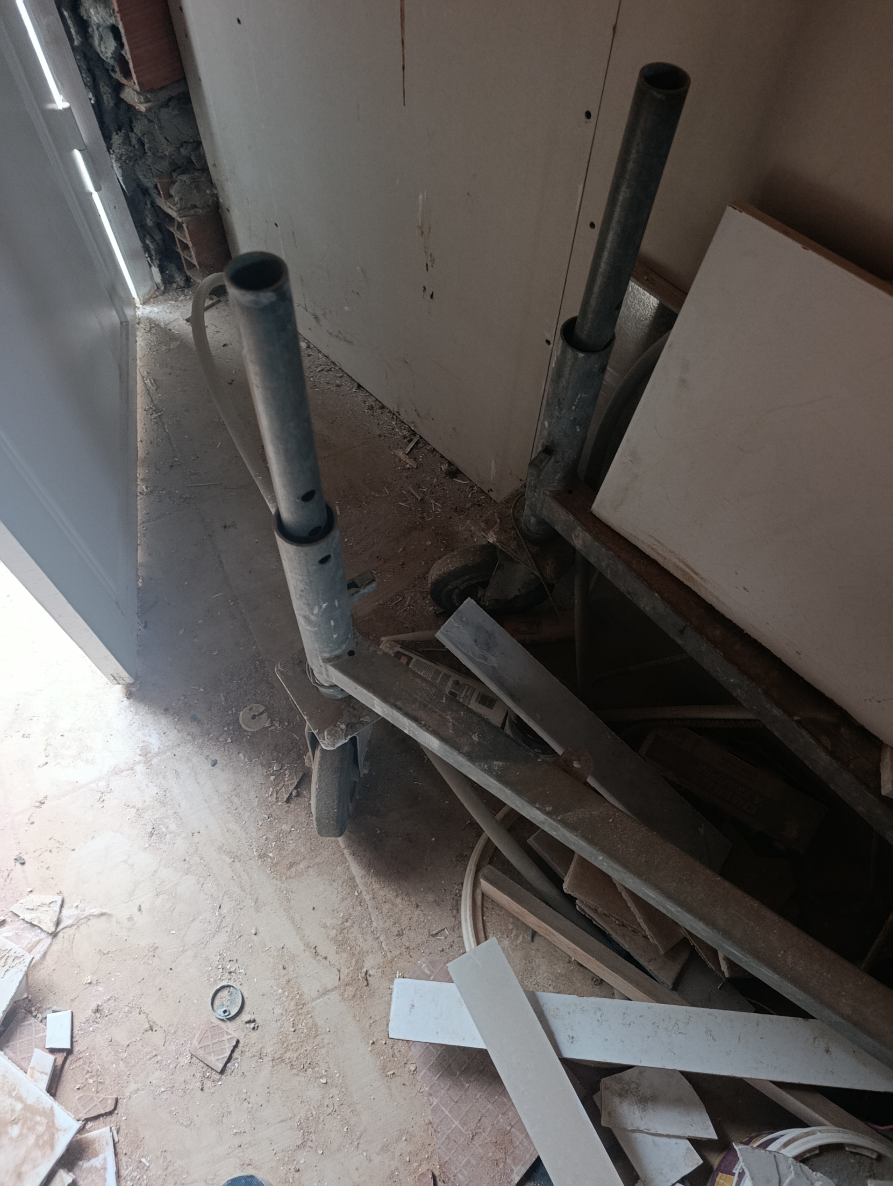 Raoued&nbsp;El Brarja&nbsp;Autre&nbsp;Autre&nbsp;Echaffaudage comabi