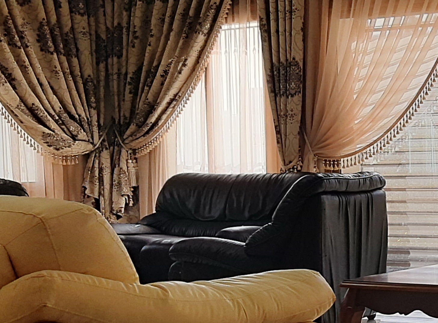 Sfax Ville&nbsp;Sfax&nbsp;Salon - Salle � manger &nbsp;Salons&nbsp;Salon noir