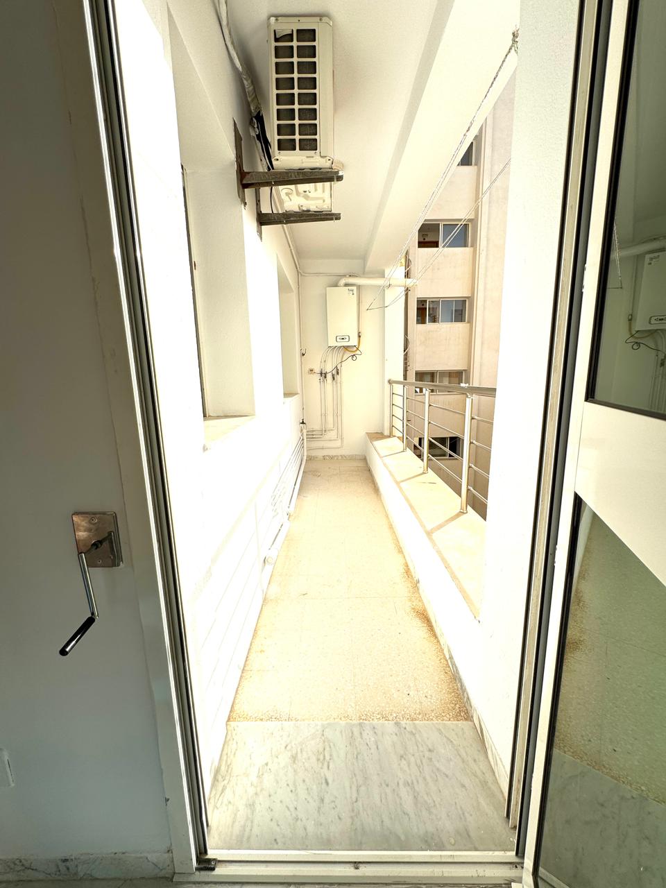 Ariana Ville&nbsp;Cite Ennasr 2&nbsp;Location&nbsp;Appart. 1 pi�ce&nbsp;Appt s1 meubl� ennaser 2 et place parking ss