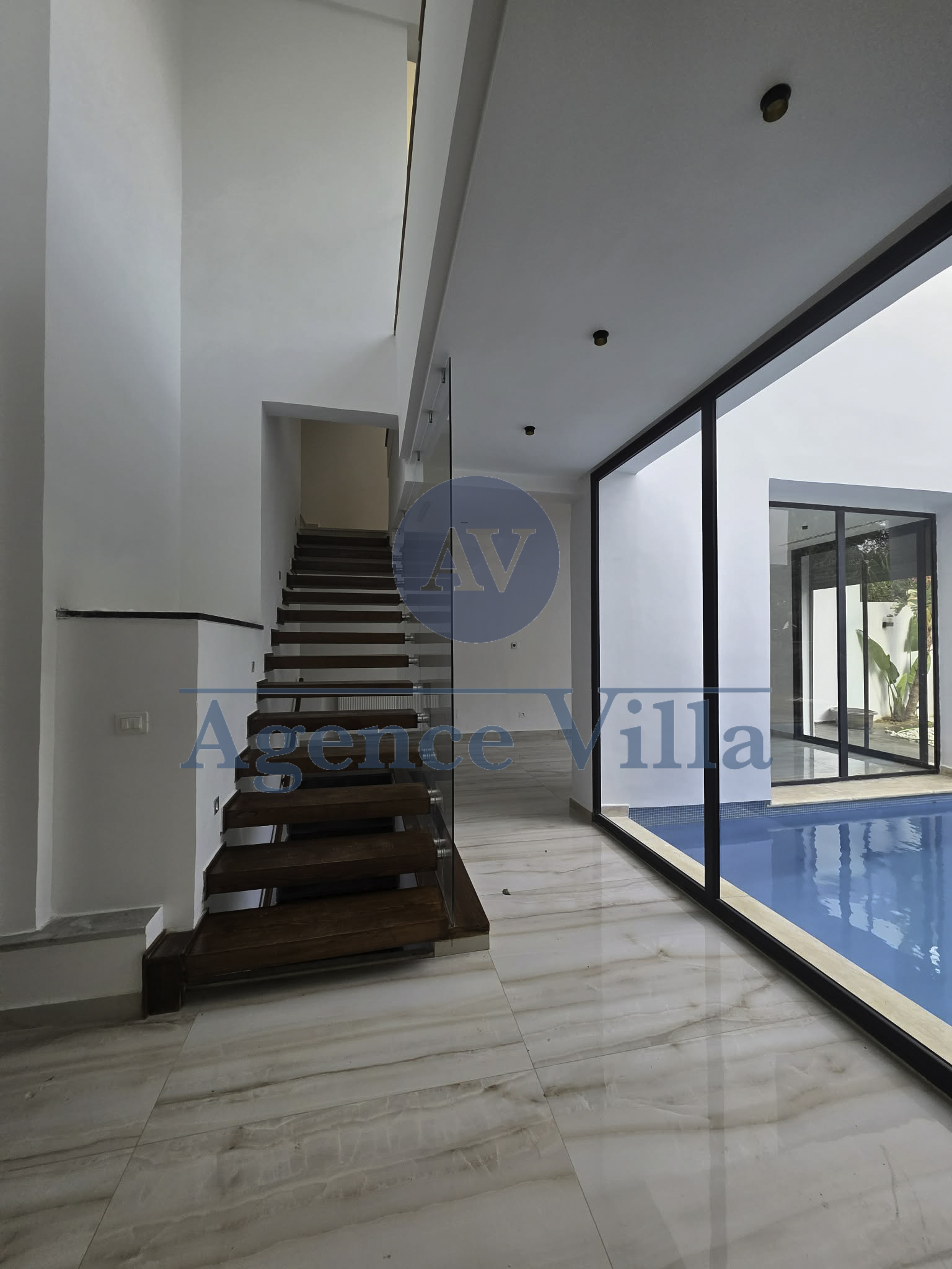 La Marsa&nbsp;Marsa Safsaf&nbsp;Location&nbsp;Appart. 4 pi�ces&nbsp;Triplex s3 avec piscine et vue mer la marsa