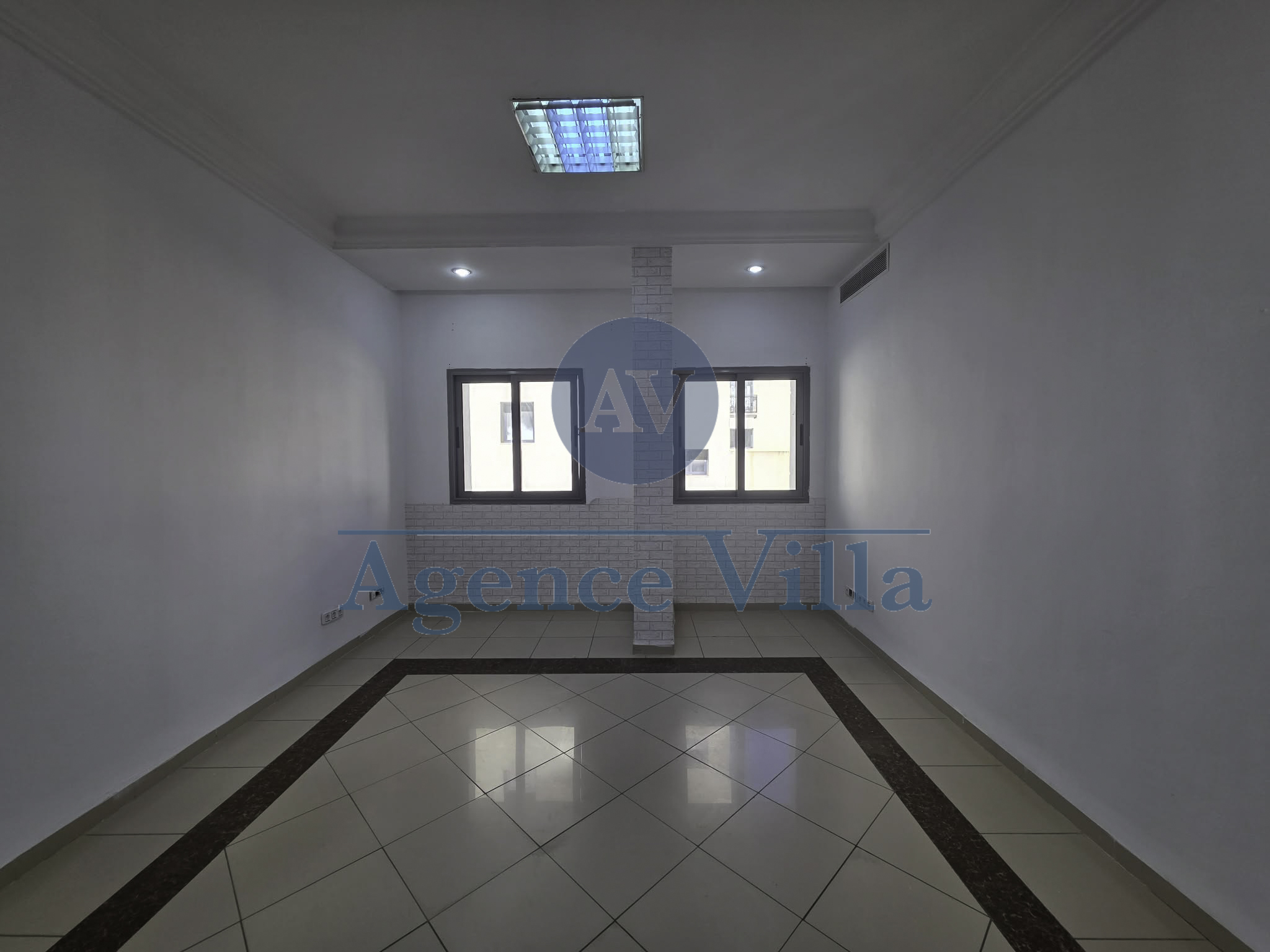 La Marsa&nbsp;Berge Du Lac&nbsp;Location&nbsp;Appart. 5 pi�ces+&nbsp;Bureau h4 lac 1