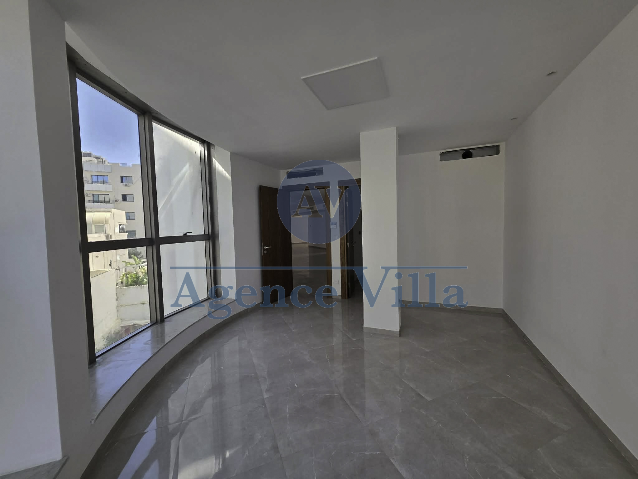 La Marsa&nbsp;Berge Du Lac&nbsp;Location&nbsp;Appart. 2 pi�ces&nbsp;Bureau neuf 270m lac 1