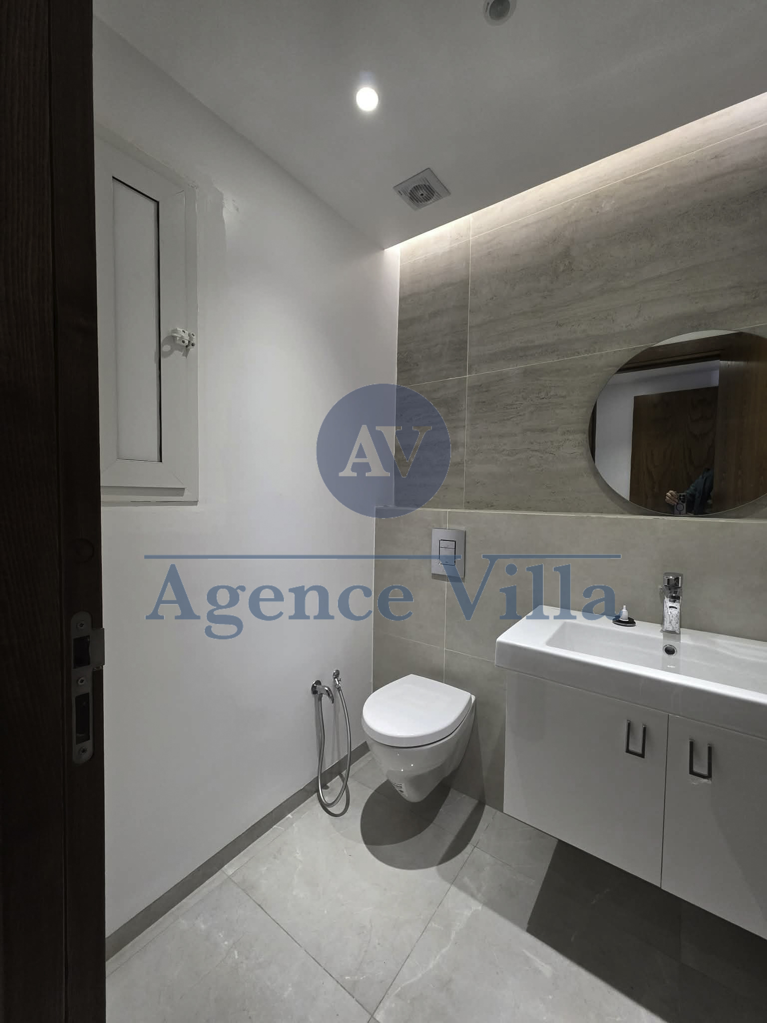 Location&nbsp;Appart. 5 pi�ces+