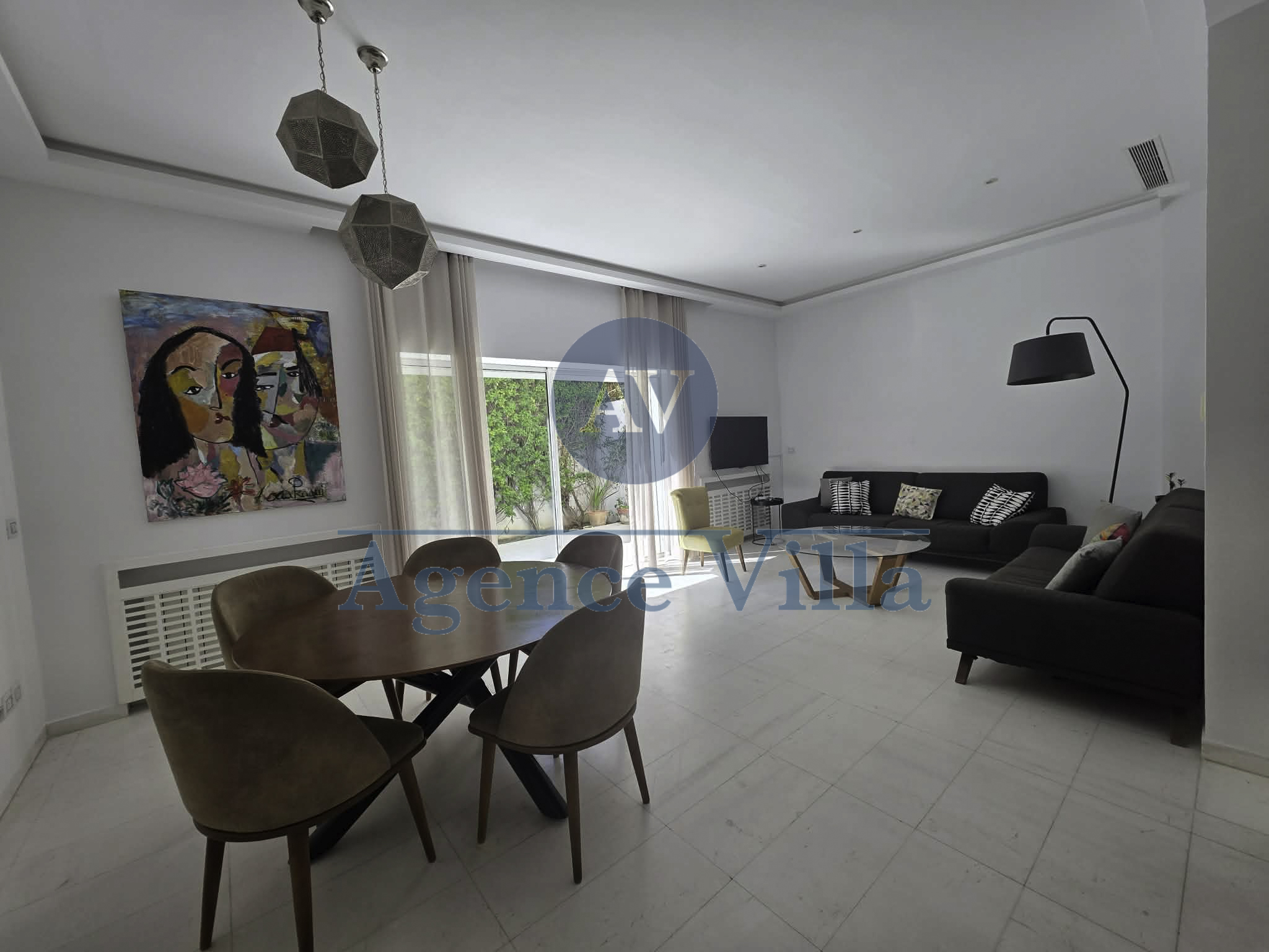 La Marsa&nbsp;Gammart&nbsp;Location&nbsp;Appart. 5 pi�ces+&nbsp;Triplex s5 meubl�