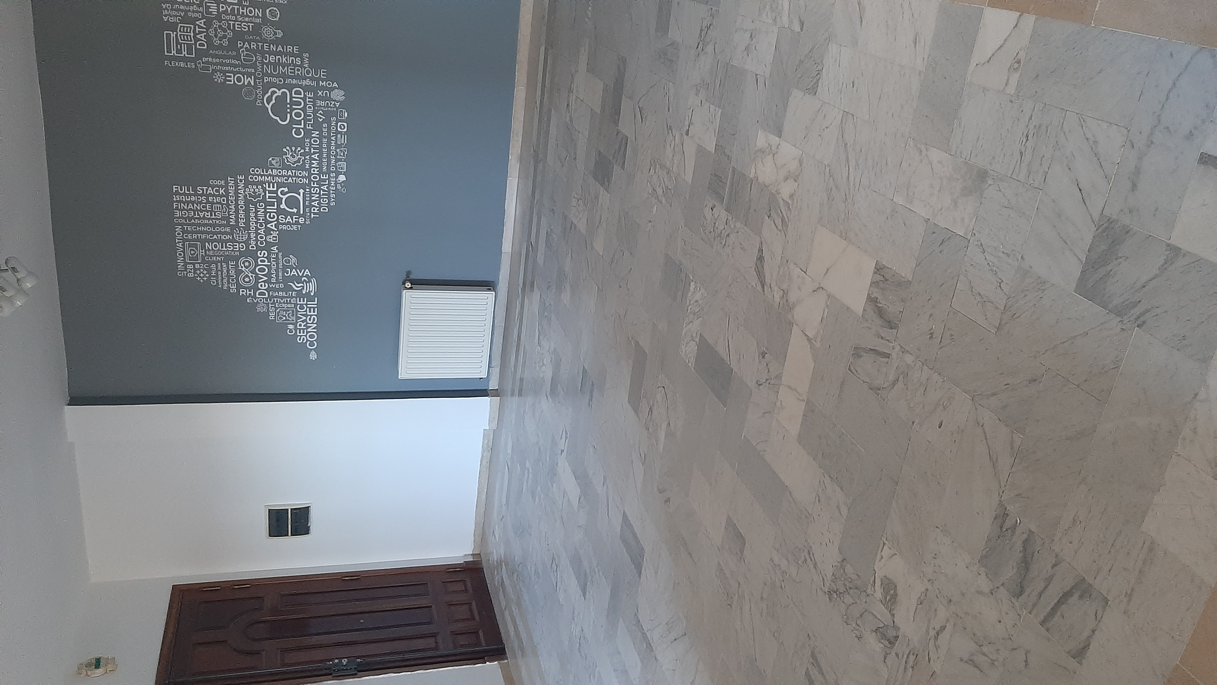 Cite El Khadra&nbsp;Zone urbaine nord&nbsp;Location&nbsp;Appart. 5 pi�ces+&nbsp;Appartement pour bureau sise centre urbain nord