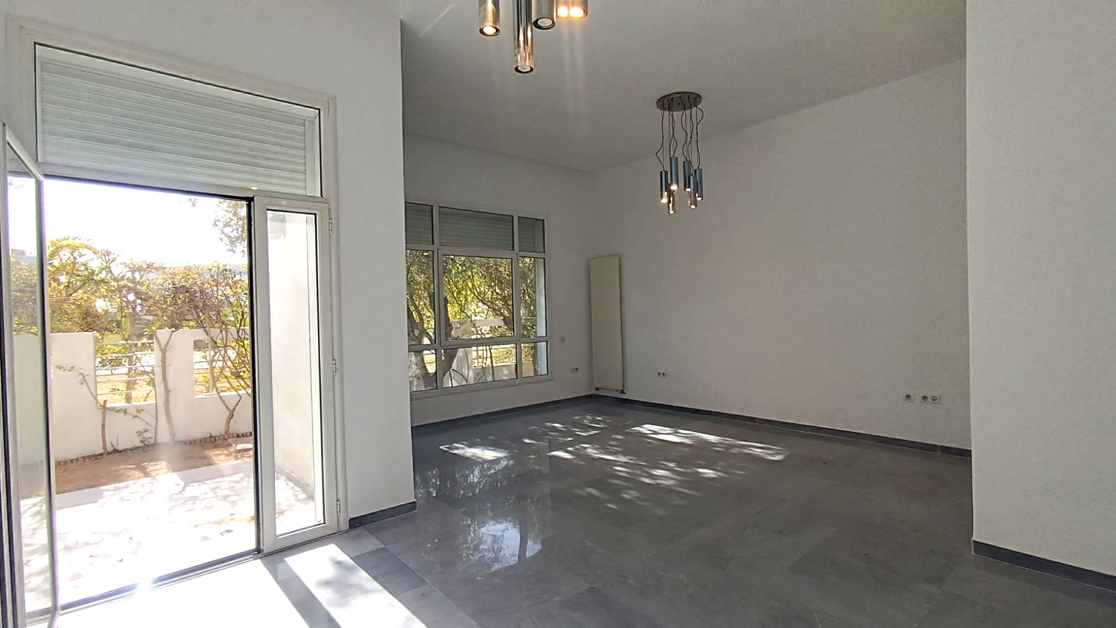 La Marsa&nbsp;Berge Du Lac&nbsp;Location&nbsp;Appart. 1 pi�ce&nbsp;Un s3 avec jardin aux berges du lac 2