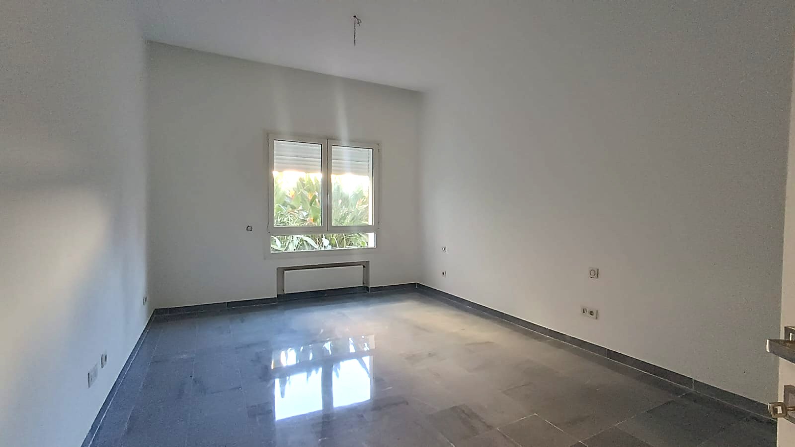 La Marsa&nbsp;Berge Du Lac&nbsp;Location&nbsp;Appart. 1 pi�ce&nbsp;Un s3 avec jardin aux berges du lac 2