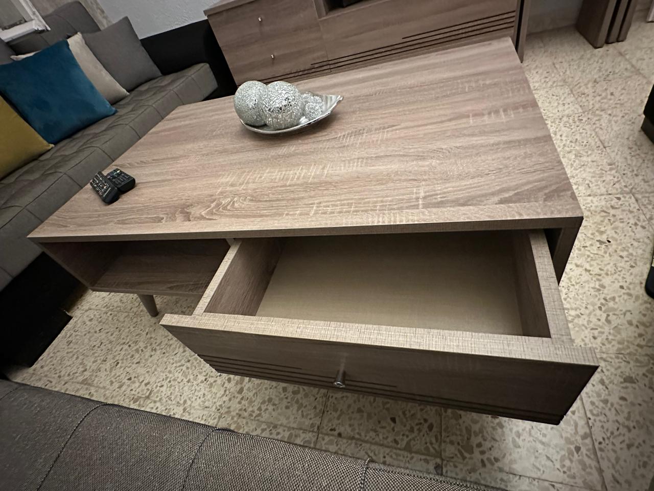 Ariana Ville&nbsp;Ariana&nbsp;Salon - Salle � manger &nbsp;Salons&nbsp;Table salon excellent �tat