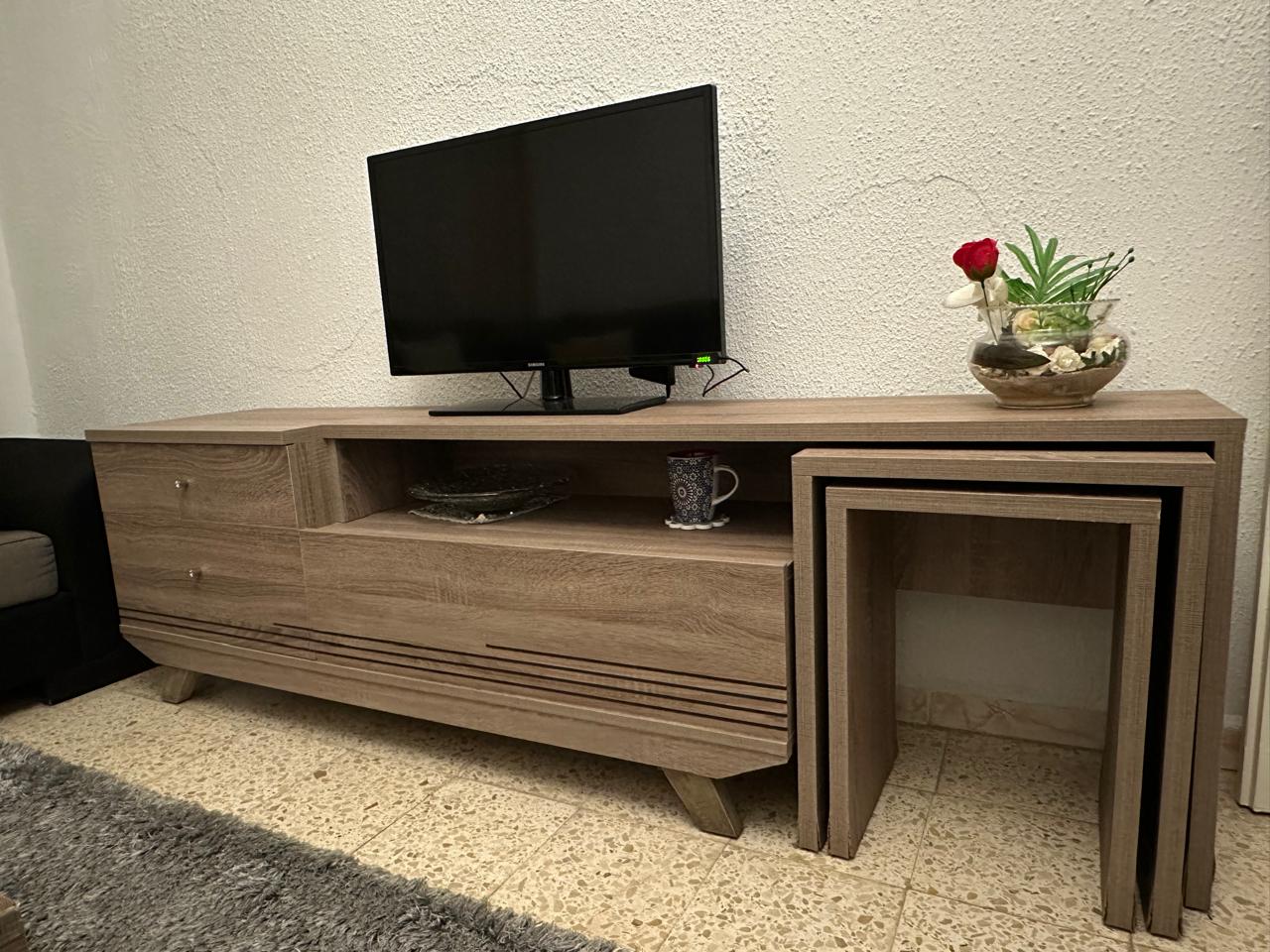 Ariana Ville&nbsp;Ariana&nbsp;Salon - Salle � manger &nbsp;Meubles TV&nbsp;Meuble tv et table d'appoint gigogne