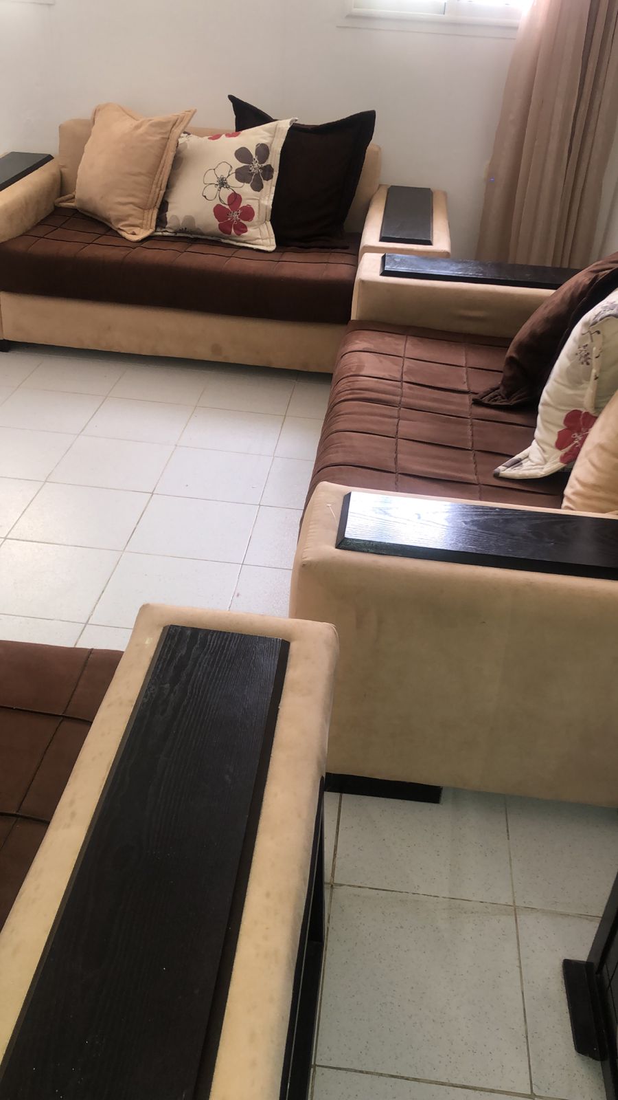 Bizerte Nord&nbsp;Cite El Korniche 1&nbsp;Salon - Salle � manger &nbsp;Salons&nbsp;Salon en tr�s bon �tat meubles 5 �toiles