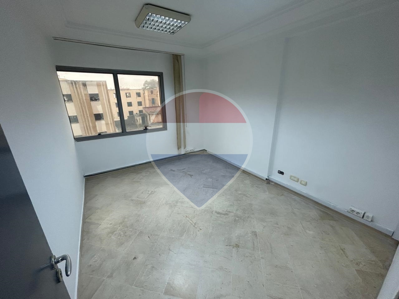 Bab Bhar&nbsp;Republique&nbsp;Location&nbsp;Appart. 4 pi�ces&nbsp;Bureau au centre ville de tunis