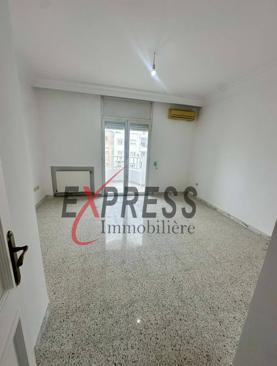 Ariana Ville&nbsp;Cite Ennasr 2&nbsp;Location&nbsp;Appart. 4 pi�ces&nbsp;Un appart s3 haut standing