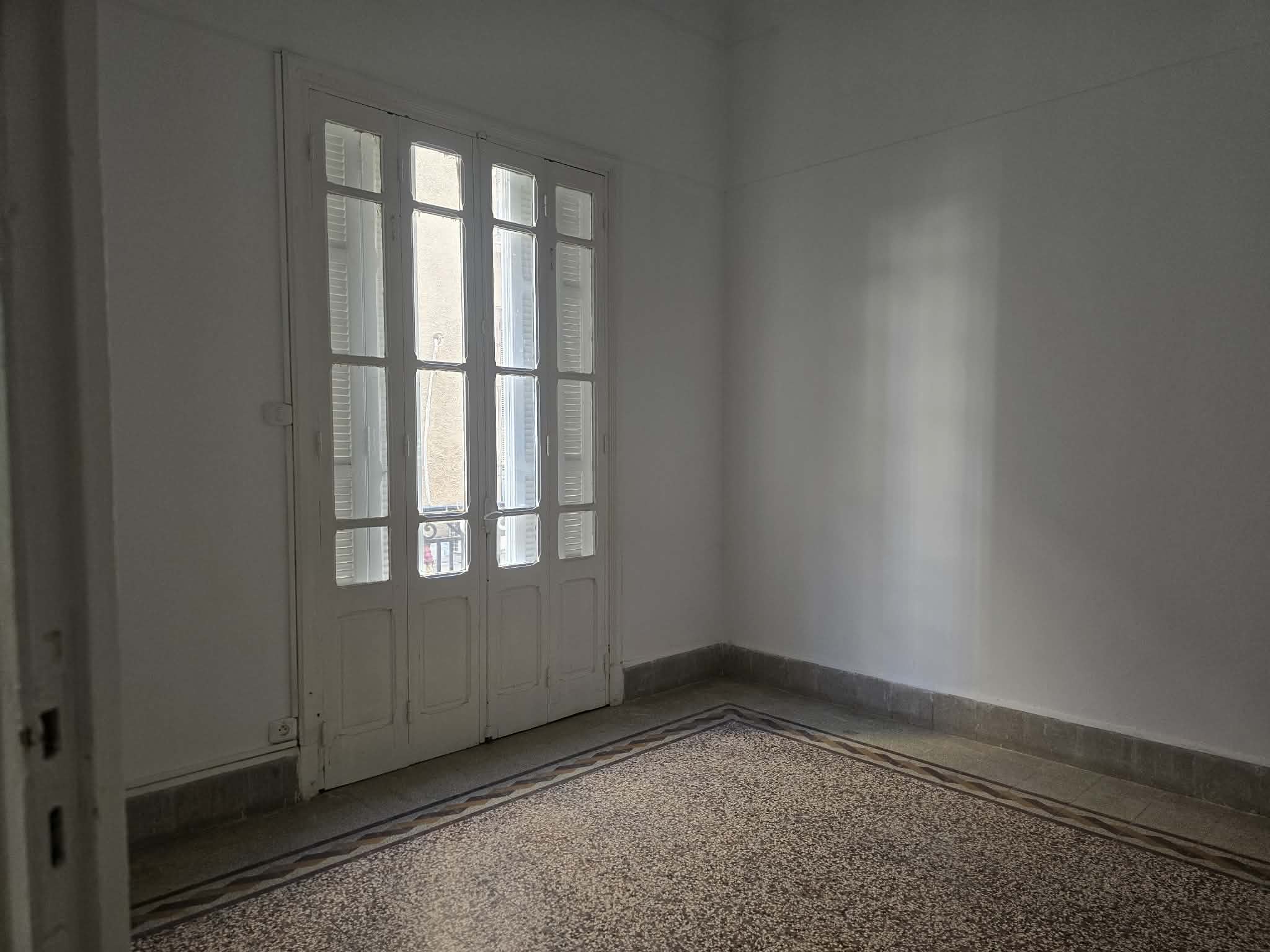 Bab Bhar&nbsp;Bab Bhar&nbsp;Bureaux & Commerces&nbsp;Bureau&nbsp;Un bureau � la rue de palestine tunis