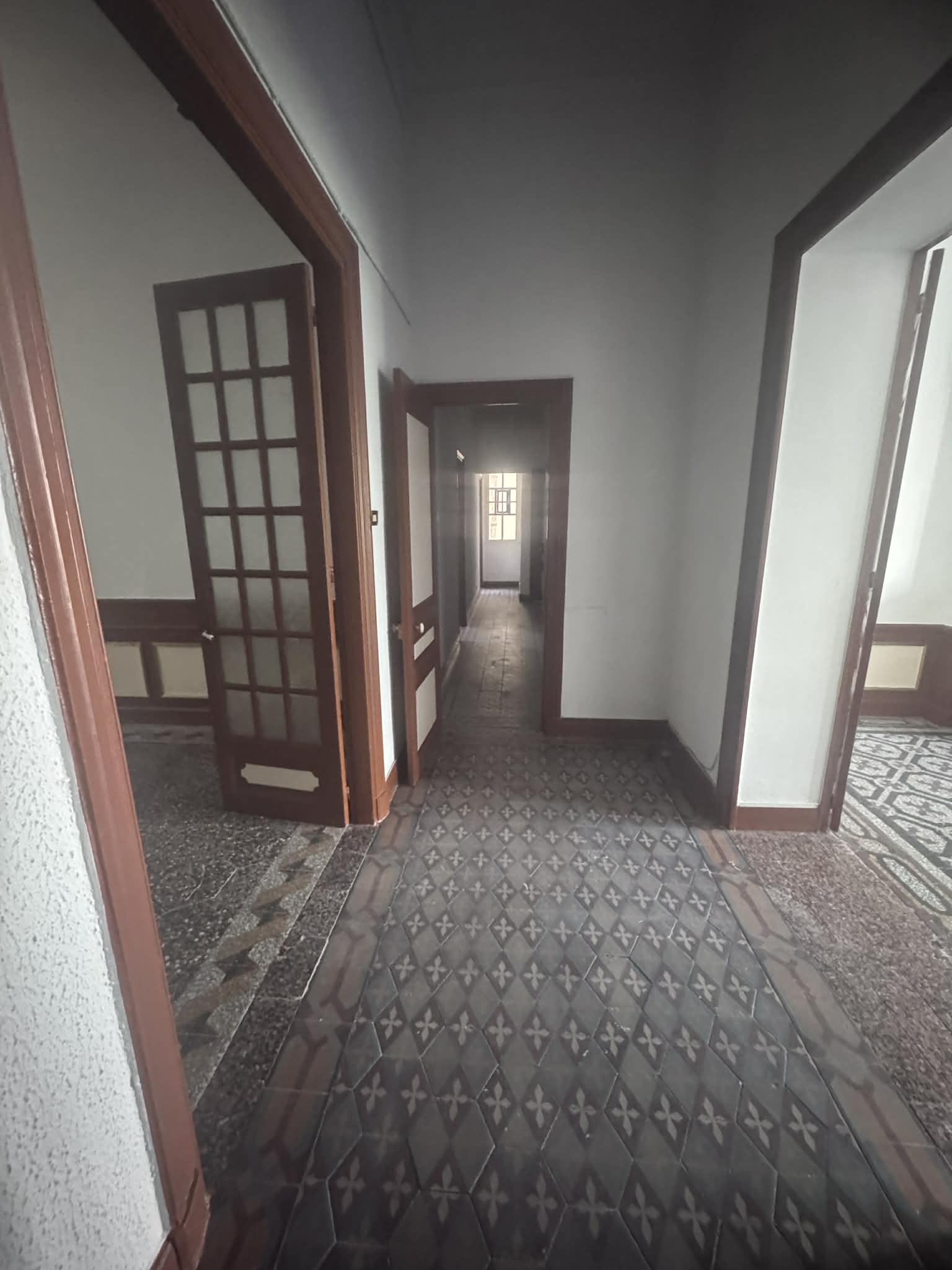 Bab Bhar&nbsp;Bab Bhar&nbsp;Vente&nbsp;Appart. 5 pi�ces+&nbsp;Un grand appartement au plein centre ville