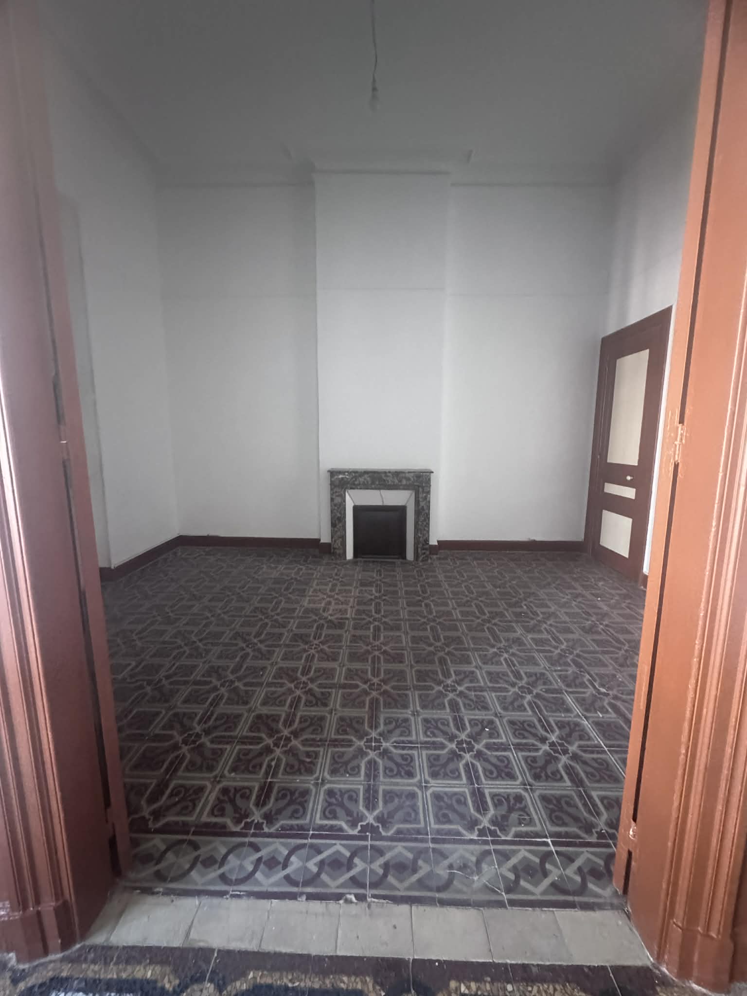 Bab Bhar&nbsp;Bab Bhar&nbsp;Vente&nbsp;Appart. 5 pi�ces+&nbsp;Un grand appartement au plein centre ville