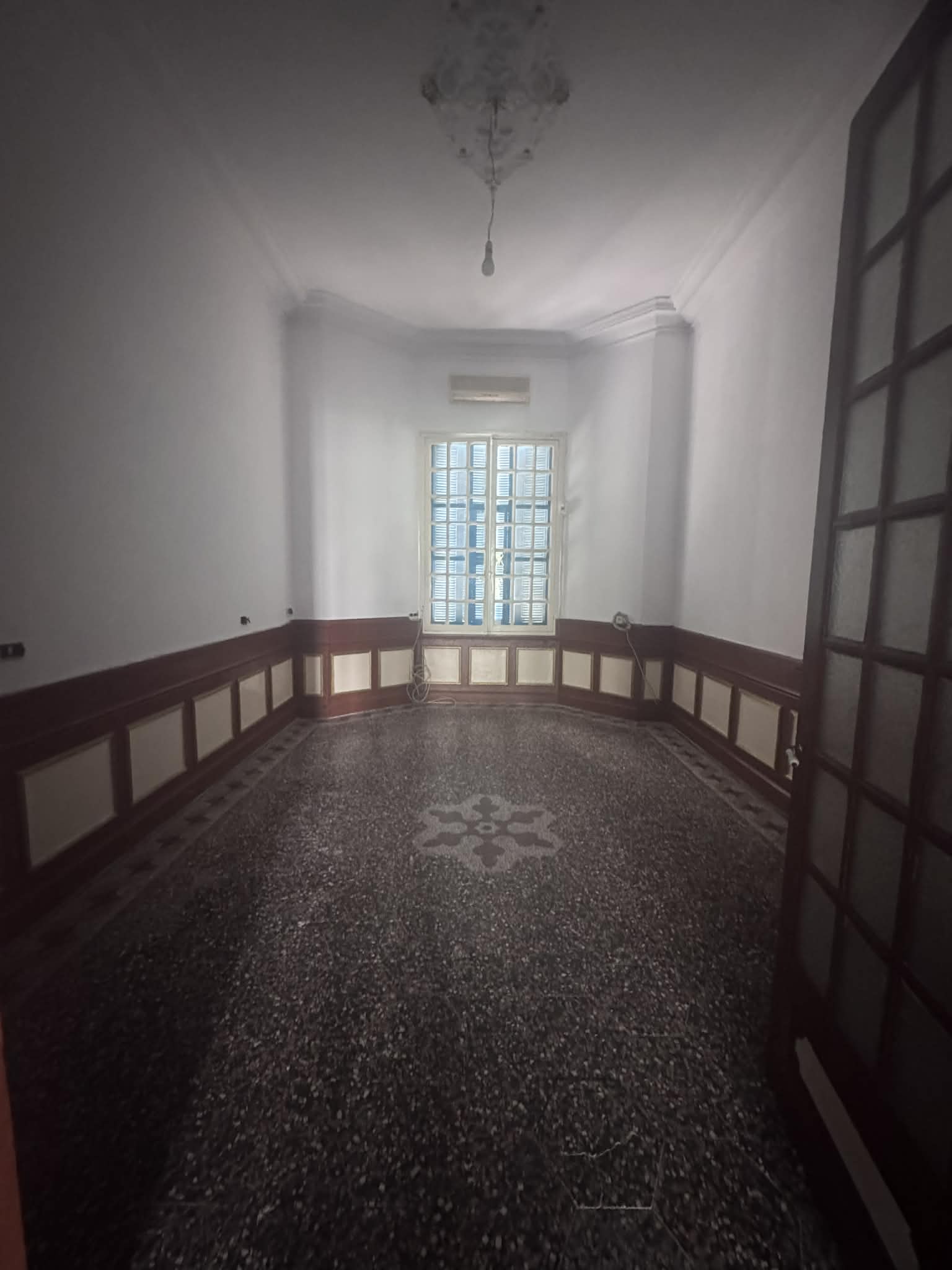 Bab Bhar&nbsp;Bab Bhar&nbsp;Vente&nbsp;Appart. 5 pi�ces+&nbsp;Un grand appartement au plein centre ville