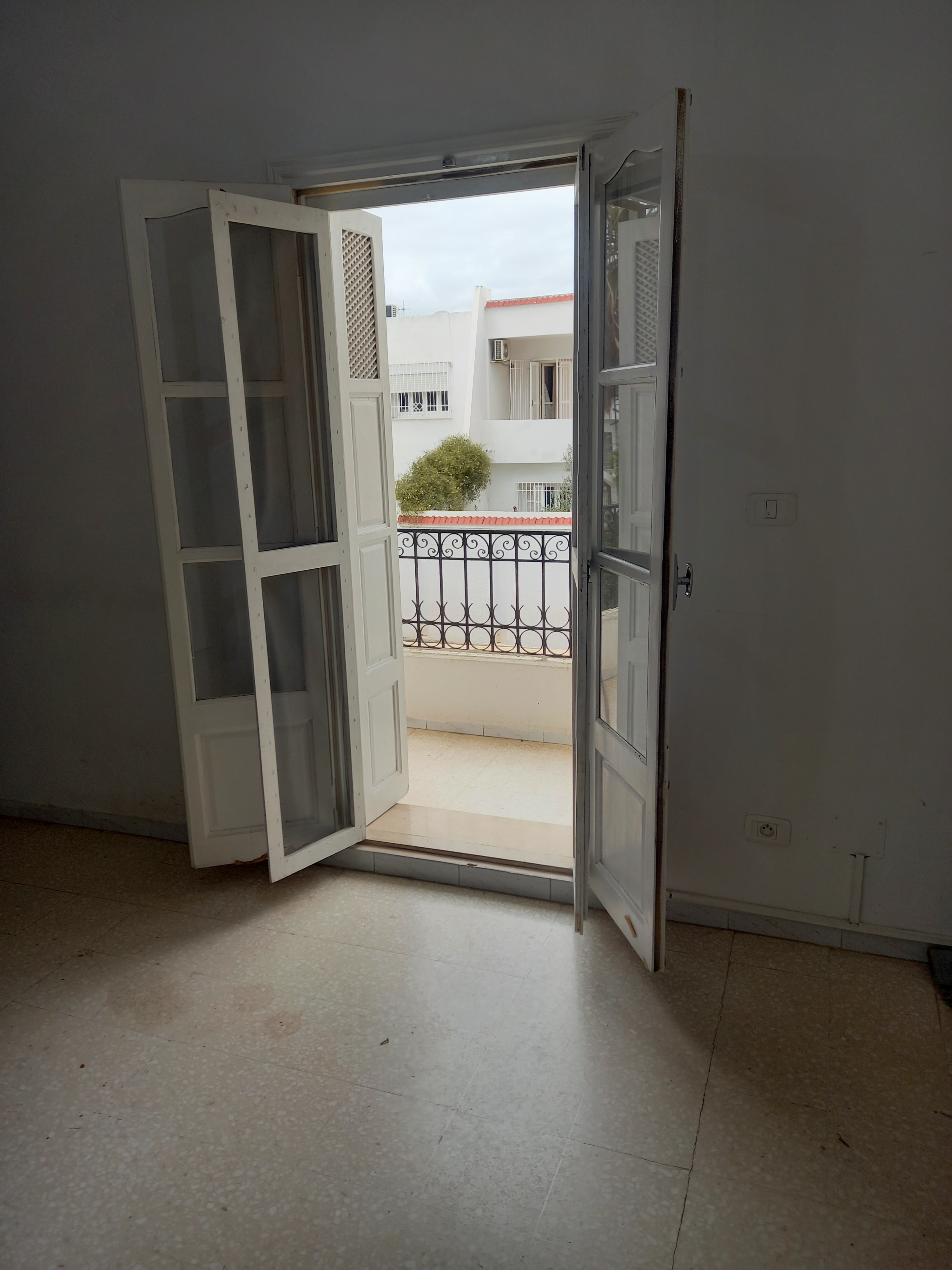 Ariana Ville&nbsp;El Menzah 8&nbsp;Location&nbsp;Maisons&nbsp;Villa menzah 8