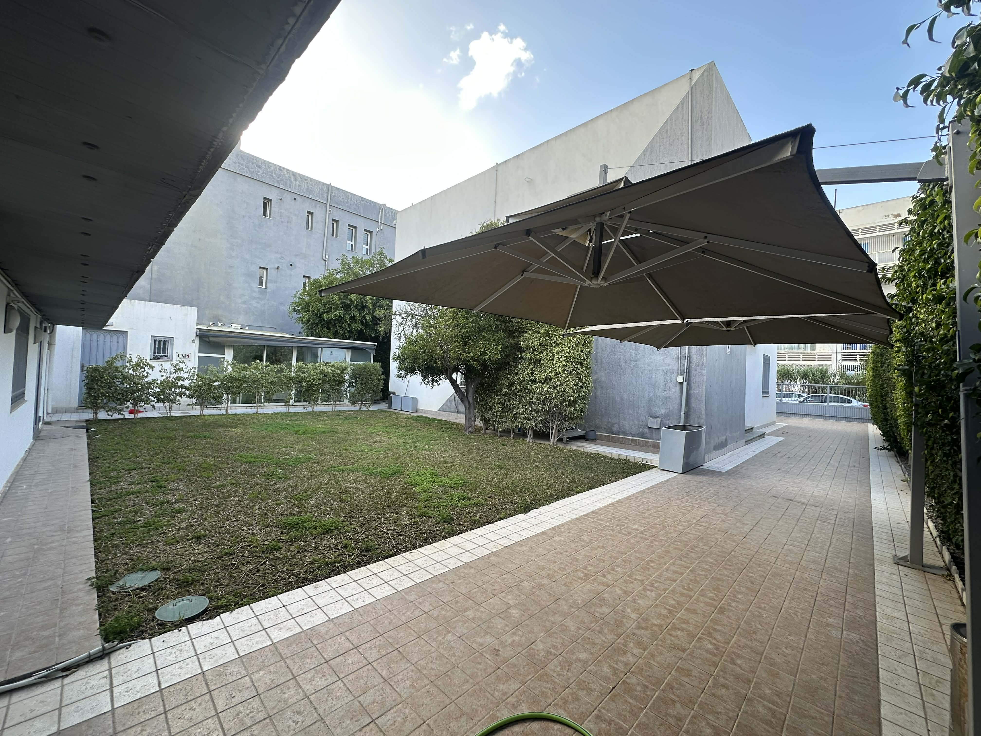 El Menzah&nbsp;El Menzah 1&nbsp;Location&nbsp;Maisons&nbsp;Immeuble bureautique meubl� � menzah 1