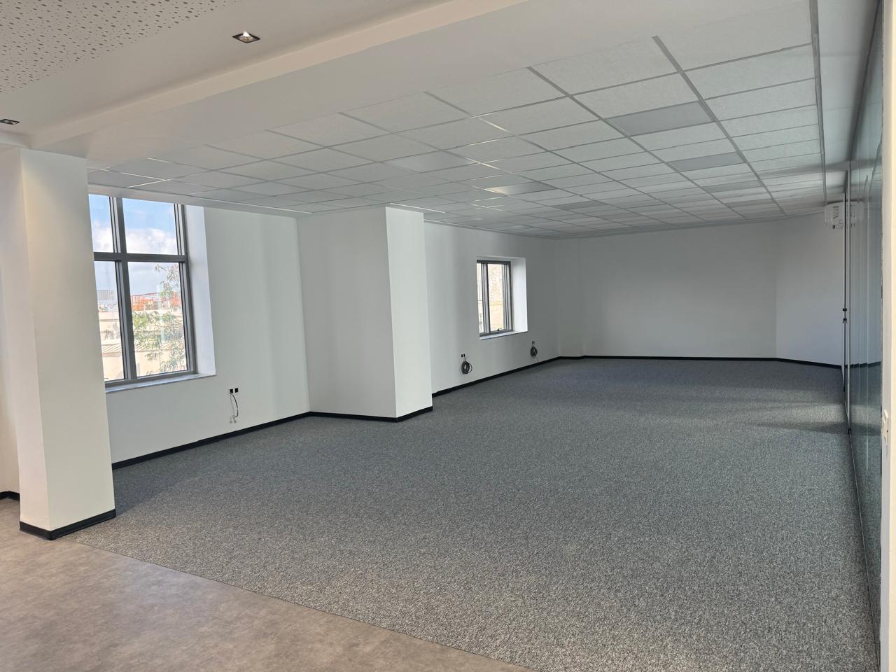 La Marsa&nbsp;Berge Du Lac&nbsp;Bureaux & Commerces&nbsp;Bureau&nbsp;Bureau neuf 300 m2 au lac 1