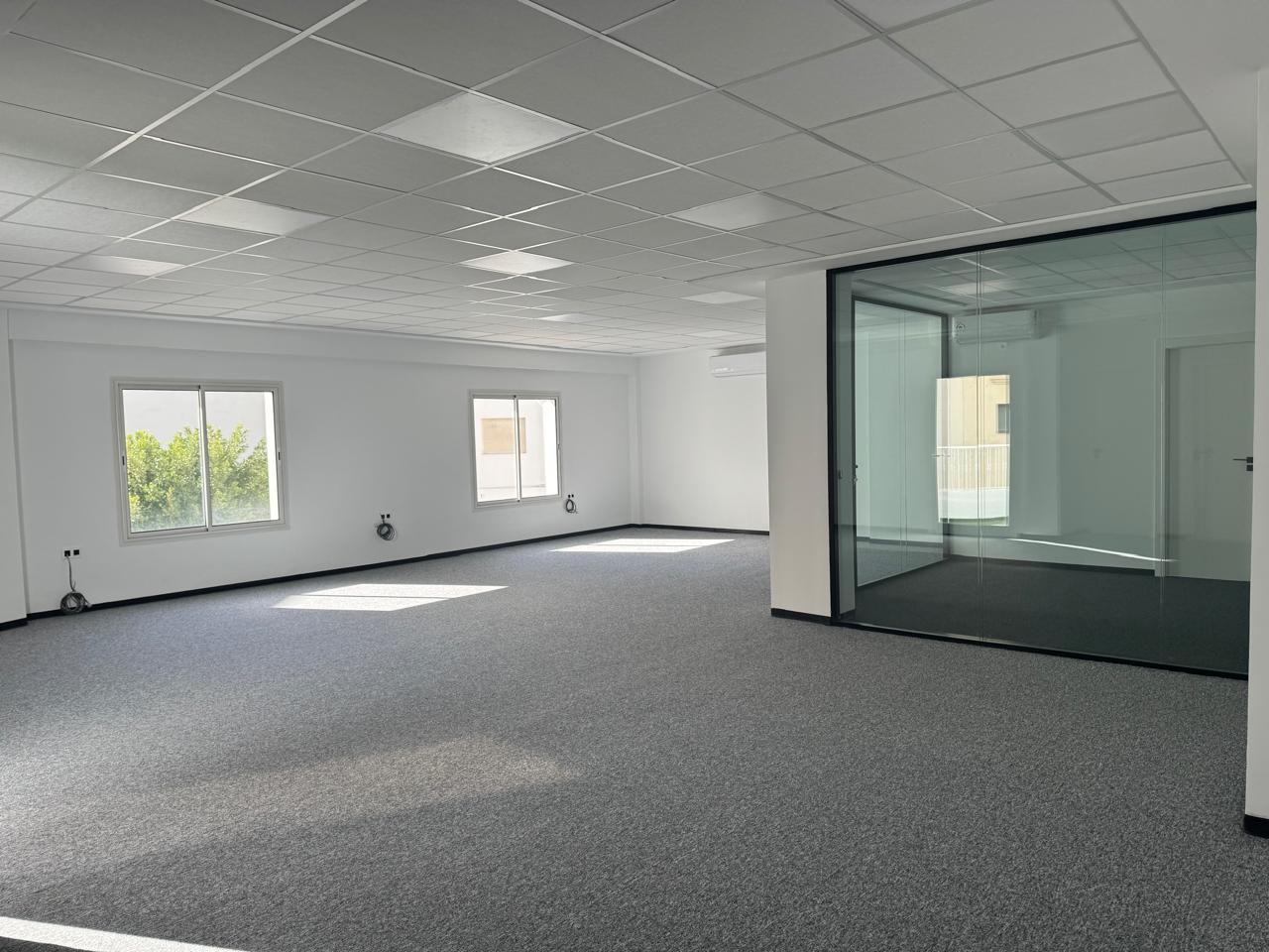 La Marsa&nbsp;Berge Du Lac&nbsp;Bureaux & Commerces&nbsp;Bureau&nbsp;Bureau neuf 300 m2 au lac 1