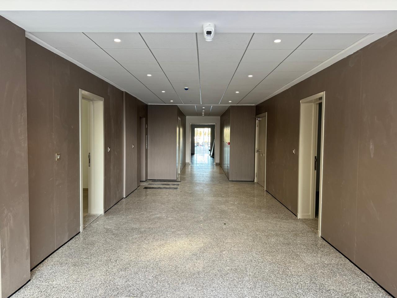 La Marsa&nbsp;Berge Du Lac&nbsp;Bureaux & Commerces&nbsp;Bureau&nbsp;Tr�s joli immeuble administratifs au lac 2