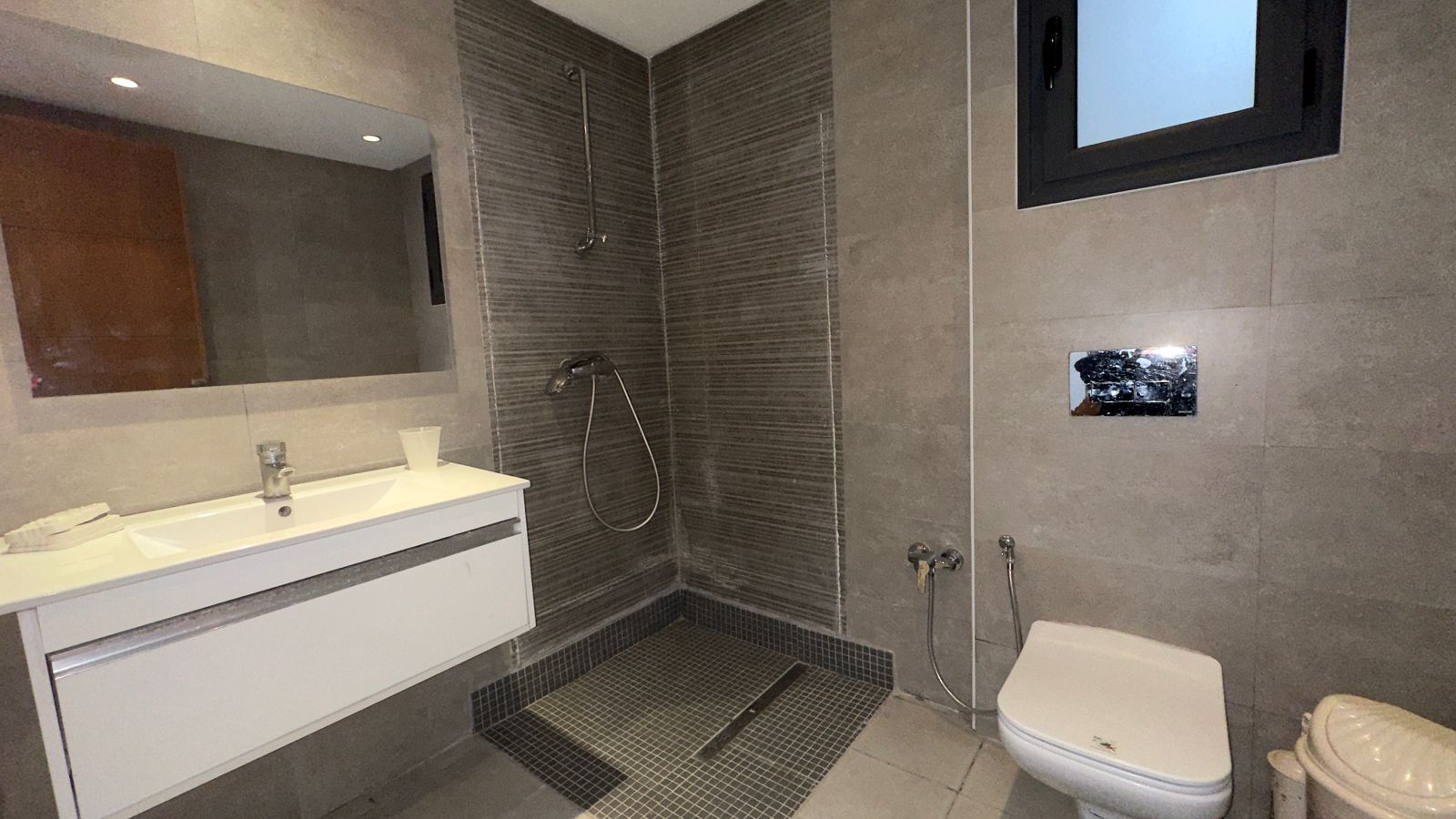 Hammam Sousse&nbsp;El Kantaoui&nbsp;Location&nbsp;Appart. 4 pi�ces&nbsp;S3 boulevard 14 janvier