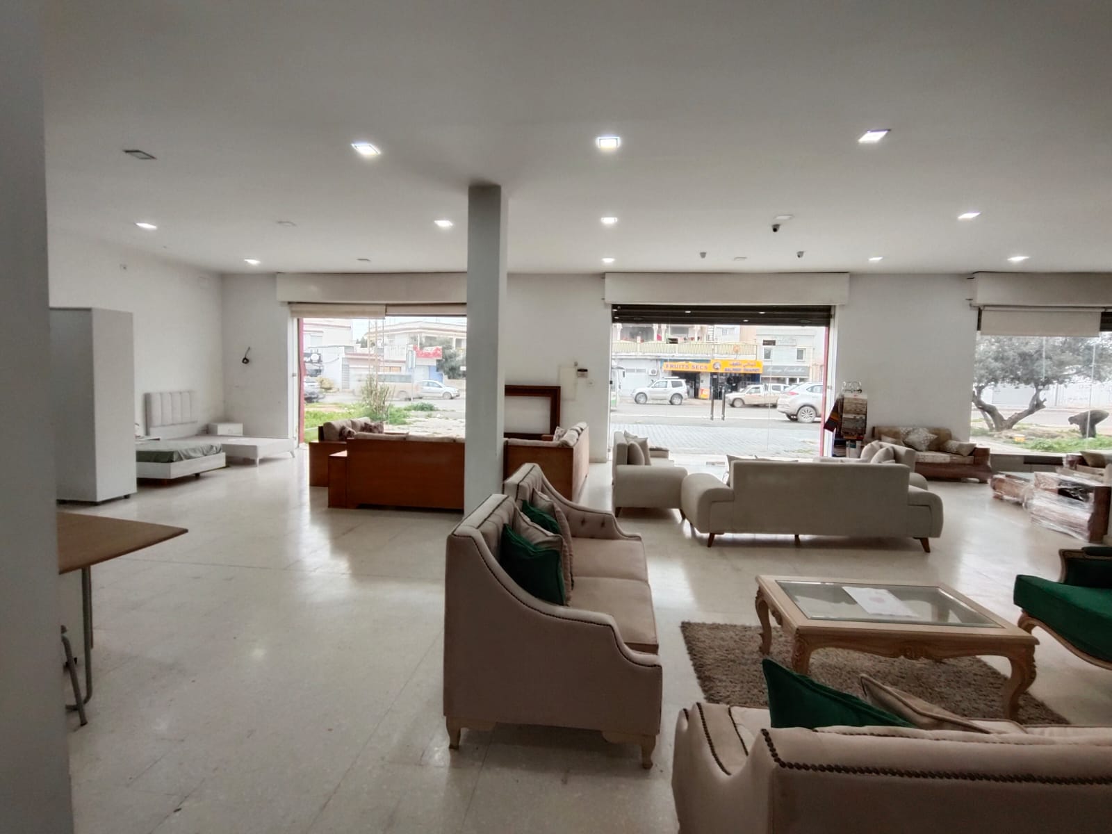 Jedaida&nbsp;Jedaida&nbsp;Bureaux & Commerces&nbsp;Fond de Commerce&nbsp;Jdaida vnt fc showroom