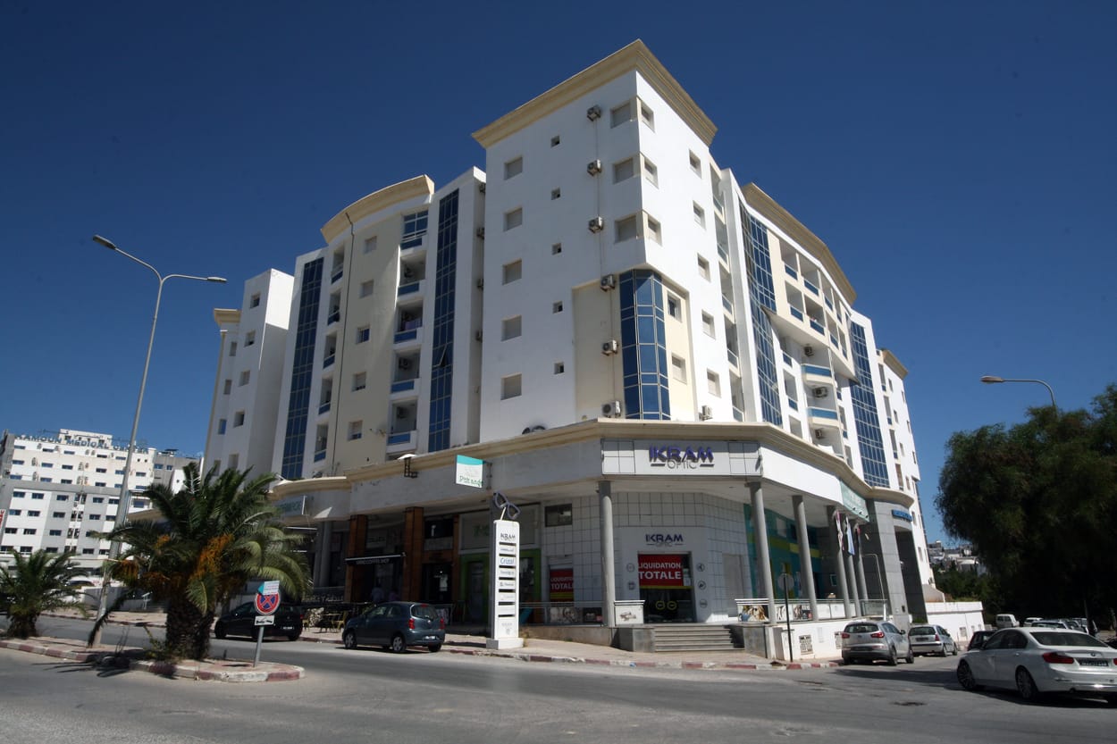 Ariana Ville&nbsp;Cite Ennasr 2&nbsp;Location&nbsp;Appart. 3 pi�ces&nbsp;S2 meubl� �tat neuf pour �tranger � l'ann�e