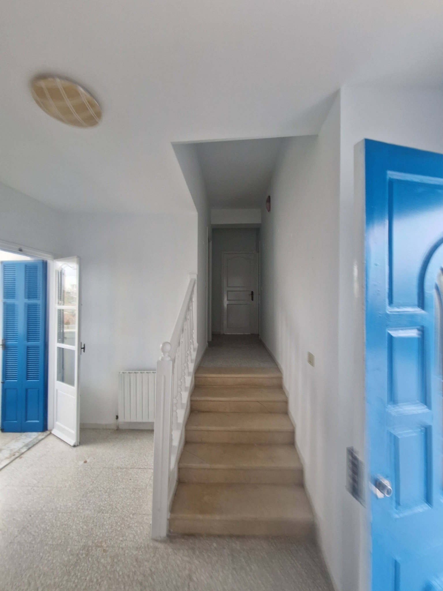 Ariana Ville&nbsp;Cite Ennasr 2&nbsp;Location&nbsp;Appart. 4 pi�ces&nbsp;Duplex s3 cot� ren� descartes