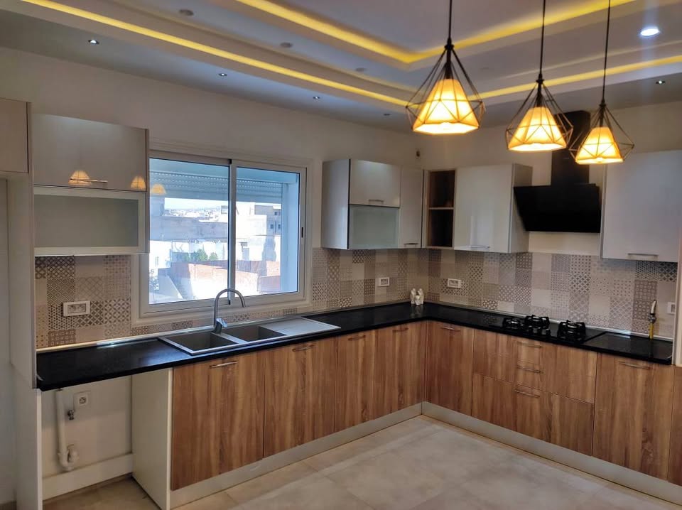 El Omrane&nbsp;El Omrane&nbsp;Location&nbsp;Appart. 4 pi�ces&nbsp;Un ravissant �tage de villa s3 � ettahrir