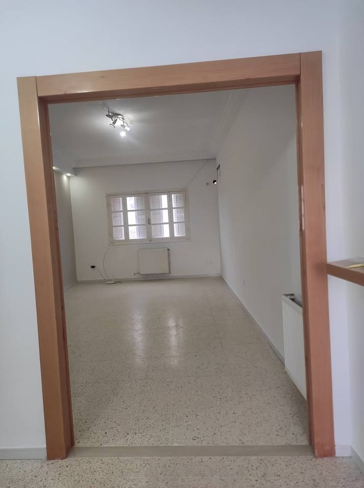 El Omrane&nbsp;El Omrane&nbsp;Location&nbsp;Appart. 4 pi�ces&nbsp;Un ravissant �tage de villa s3 � ettahrir