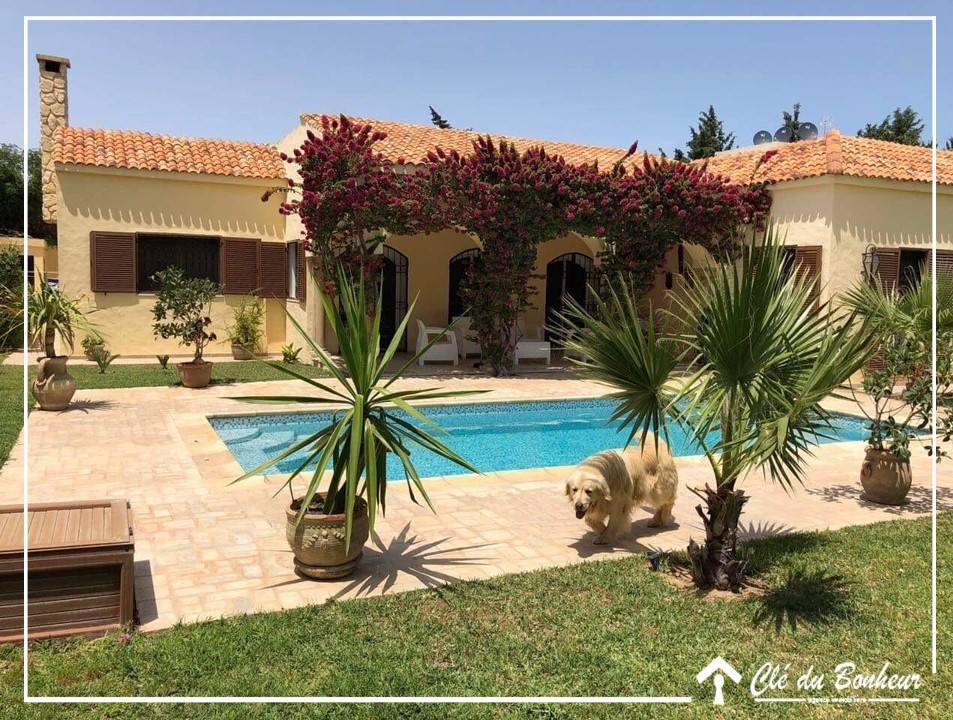 La Soukra&nbsp;Chotrana 2&nbsp;Vente&nbsp;Maisons&nbsp;Villa spacieuse plain pied avec piscine