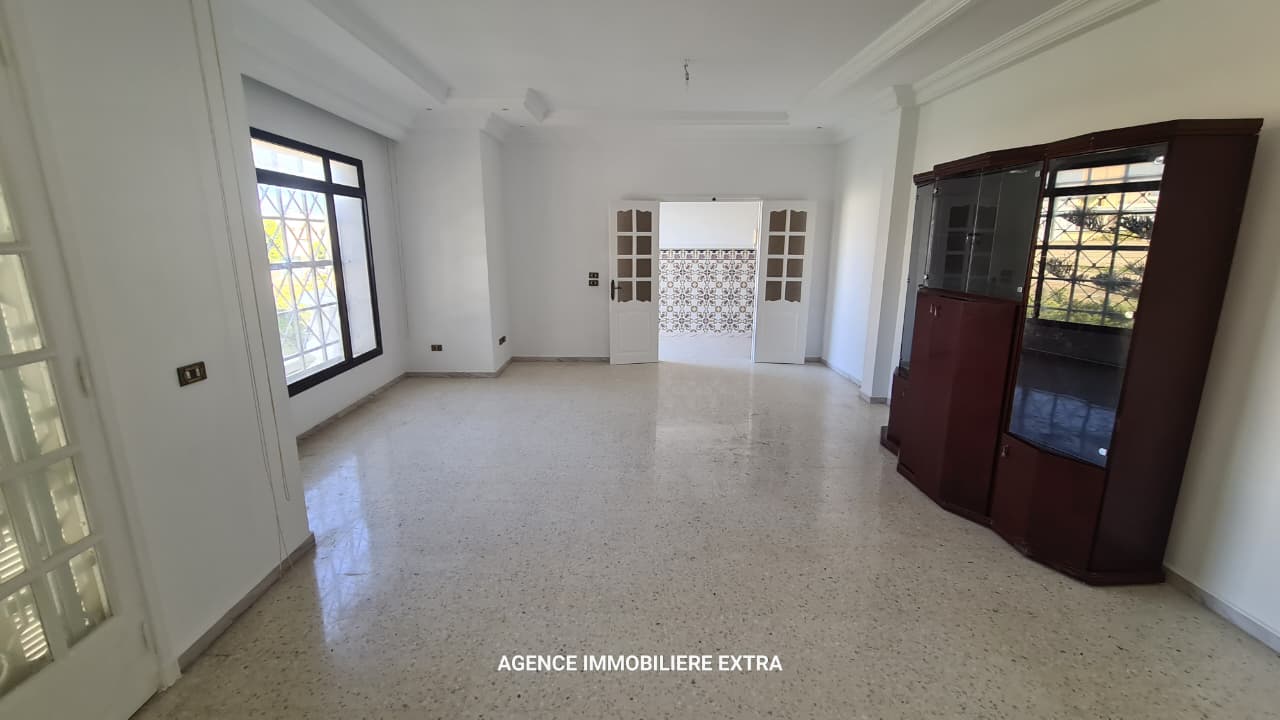 Nabeul&nbsp;Nabeul&nbsp;Location&nbsp;Appart. 5 pi�ces+&nbsp;Etage de villa � nabeul