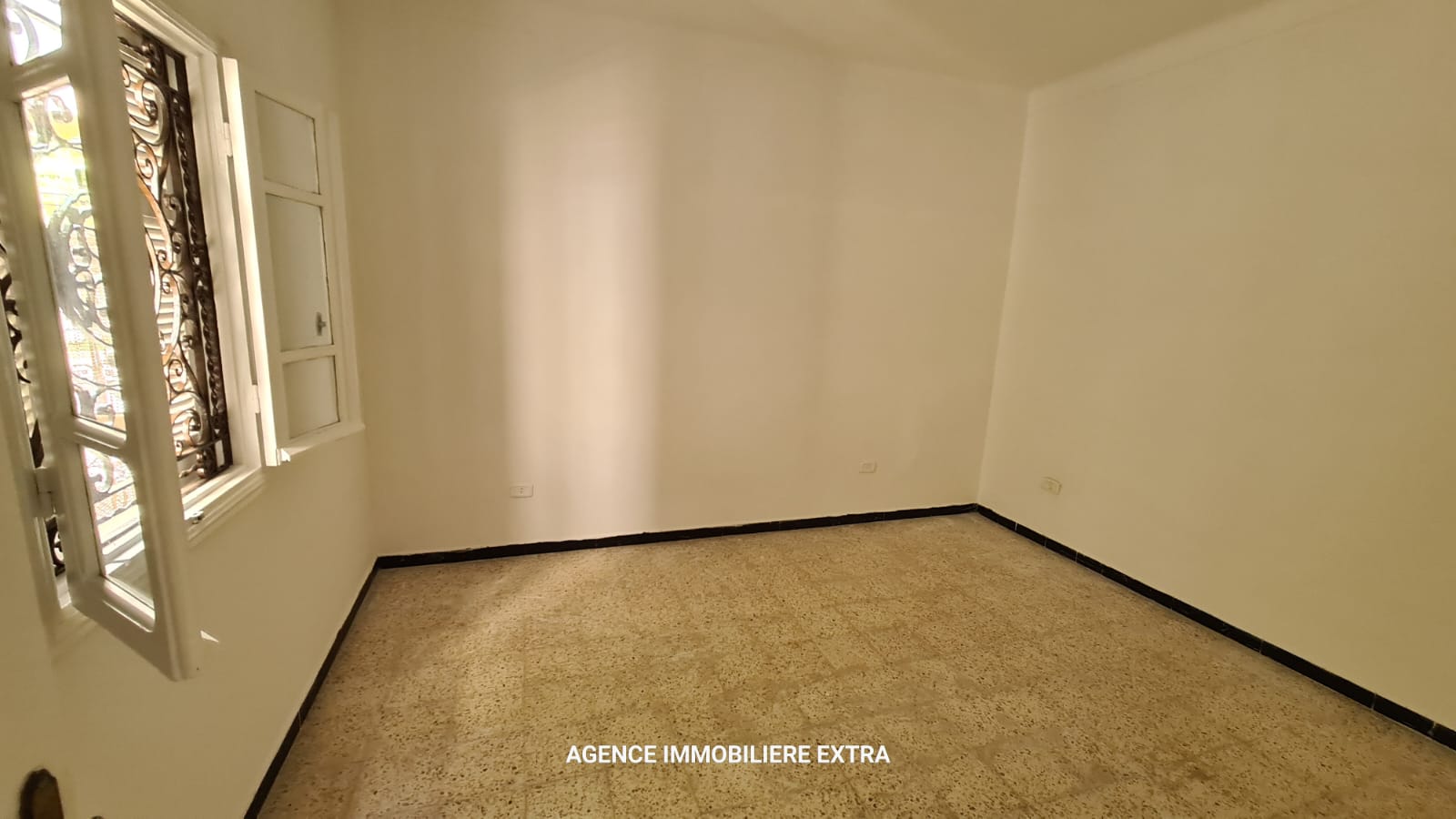 Nabeul&nbsp;Nabeul&nbsp;Location&nbsp;Appart. 3 pi�ces&nbsp;8eme rez de chauss�e � nabeul