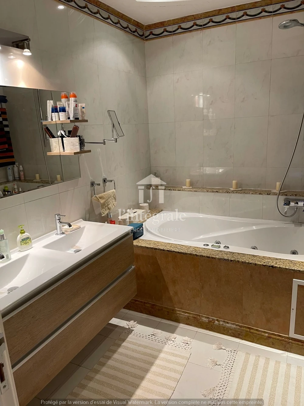 Ariana Ville&nbsp;Cite Ennasr 2&nbsp;Location&nbsp;Appart. 4 pi�ces&nbsp;Penthouse meubl� avec grande terrasse de 120m2