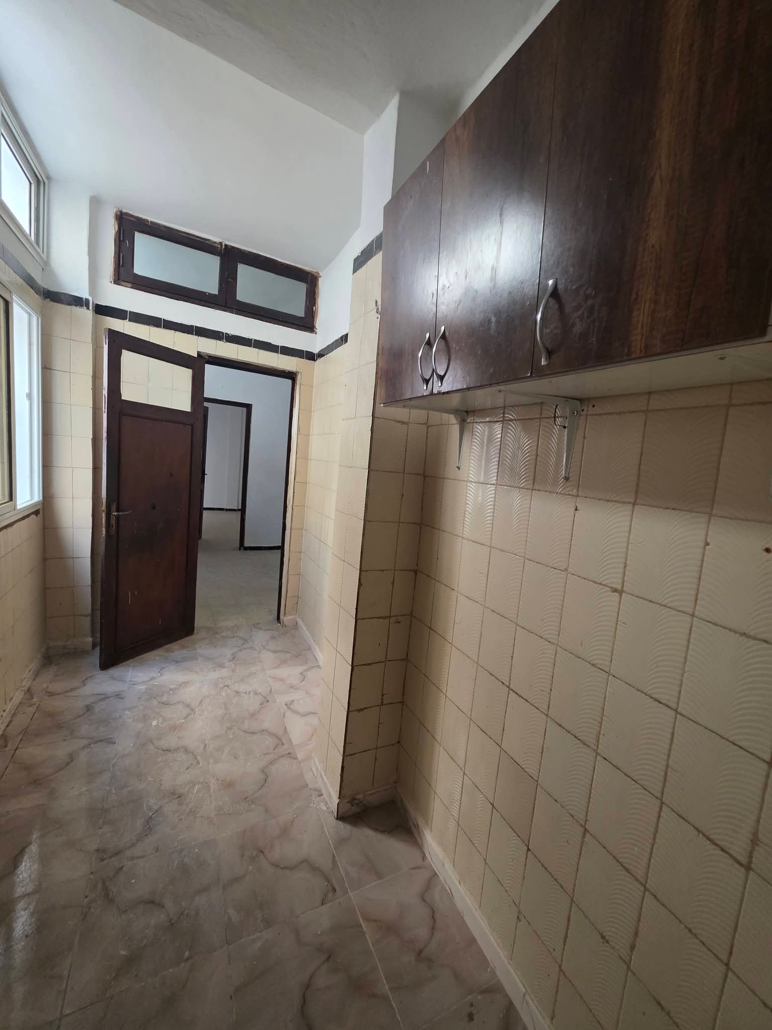 Hammam Lif&nbsp;Hammam Lif&nbsp;Location&nbsp;Appart. 3 pi�ces&nbsp;Rdc s2 centre ville hammam lif 450dt