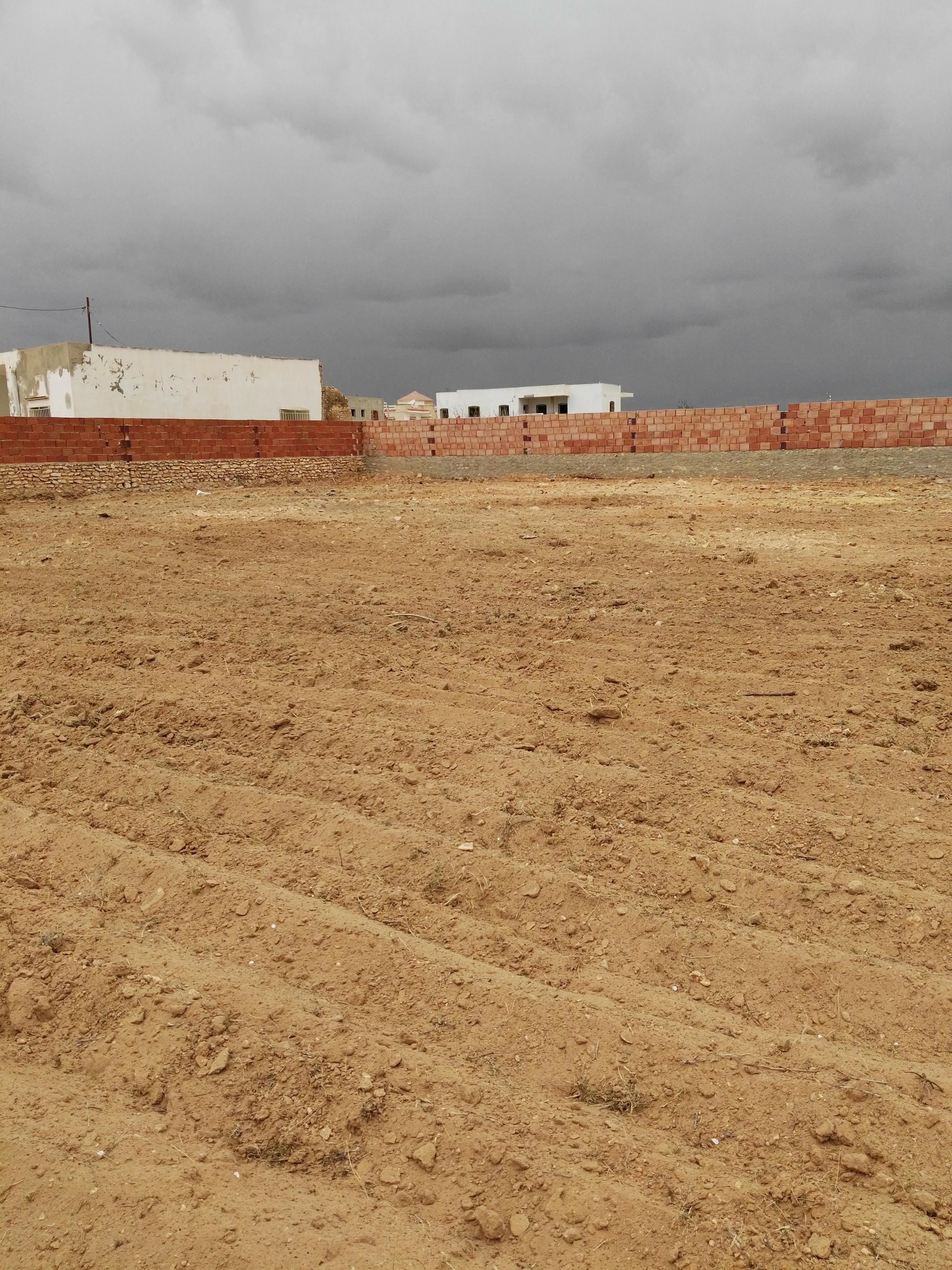 Sakiet Ezzit&nbsp;Sakiet Ezzit&nbsp;Terrain&nbsp;Terrain nu&nbsp;Terrain  � zanket ben hmedou